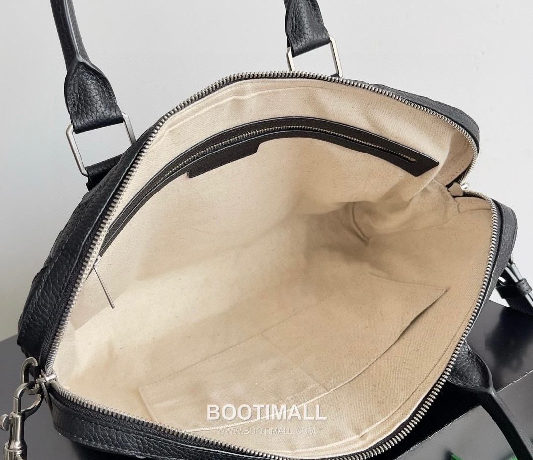 Bottega Veneta Intrecciato Grained Calfskin Leather Black Silver Hardware Briefcase Bag 보테가베네타 인트레치아토 그레인 카프스킨 레더 블랙 실버 하드웨어 브리프케이스백 36cm 14