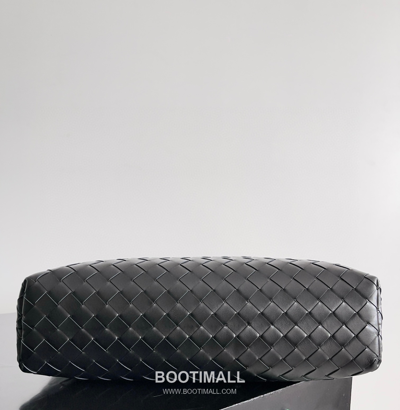 Bottega Veneta Intrecciato Calfskin Leather Black Top Handle Crossbody Tote Bag 보테가베네타 인트레치아토 카프스킨 레더 블랙 탑핸들 크로스바디 토트백 20191780 39cm 7