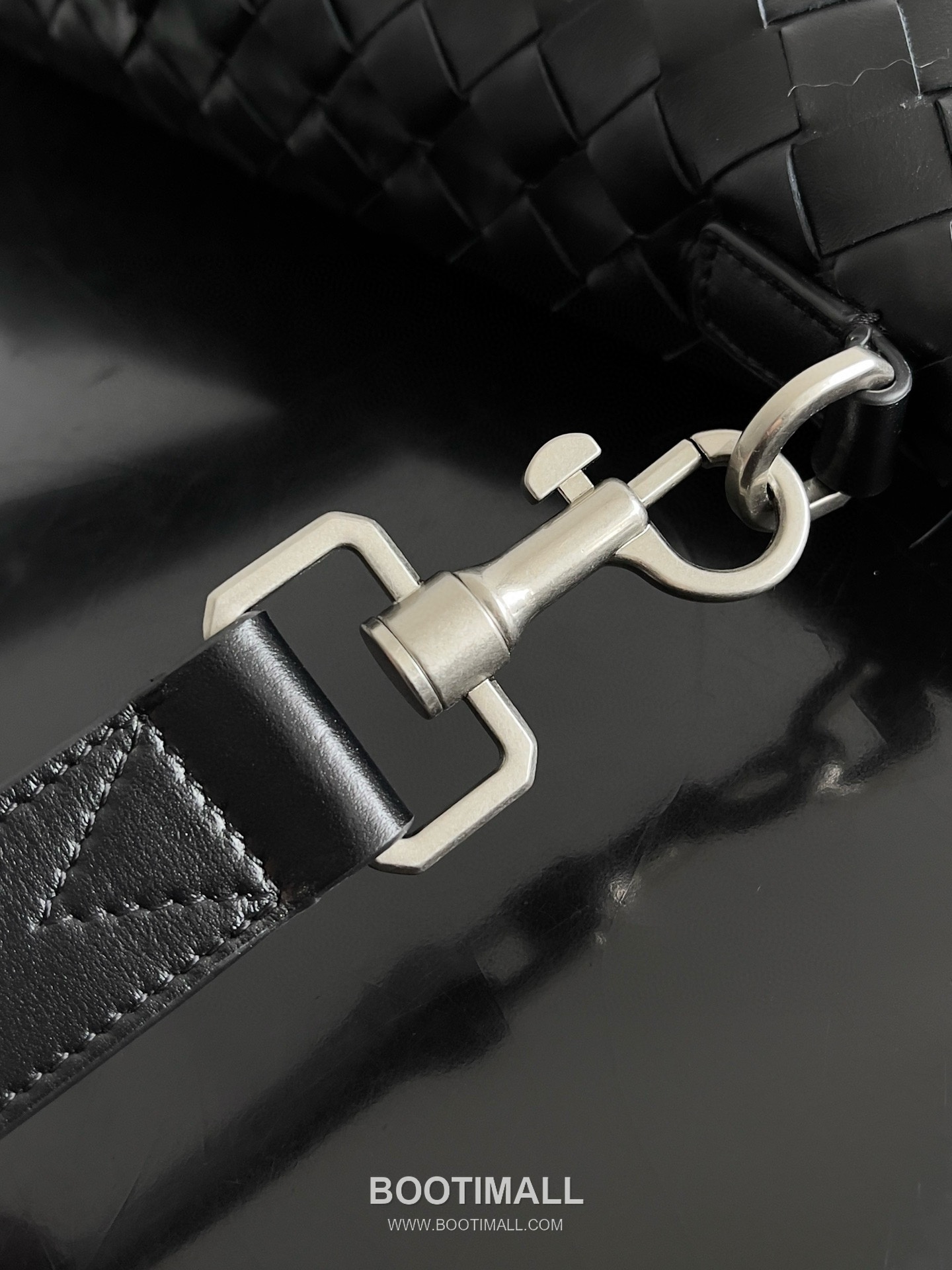 Bottega Veneta Intrecciato Calfskin Leather Black Top Handle Crossbody Tote Bag 보테가베네타 인트레치아토 카프스킨 레더 블랙 탑핸들 크로스바디 토트백 20191780 39cm 9