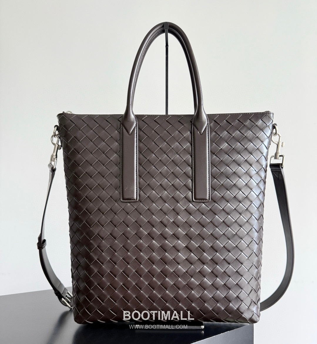 Bottega Veneta Intrecciato Calfskin Leather Black Top Handle Crossbody Tote Bag 보테가베네타 인트레치아토 카프스킨 레더 블랙 탑핸들 크로스바디 토트백 20191780 39cm 6