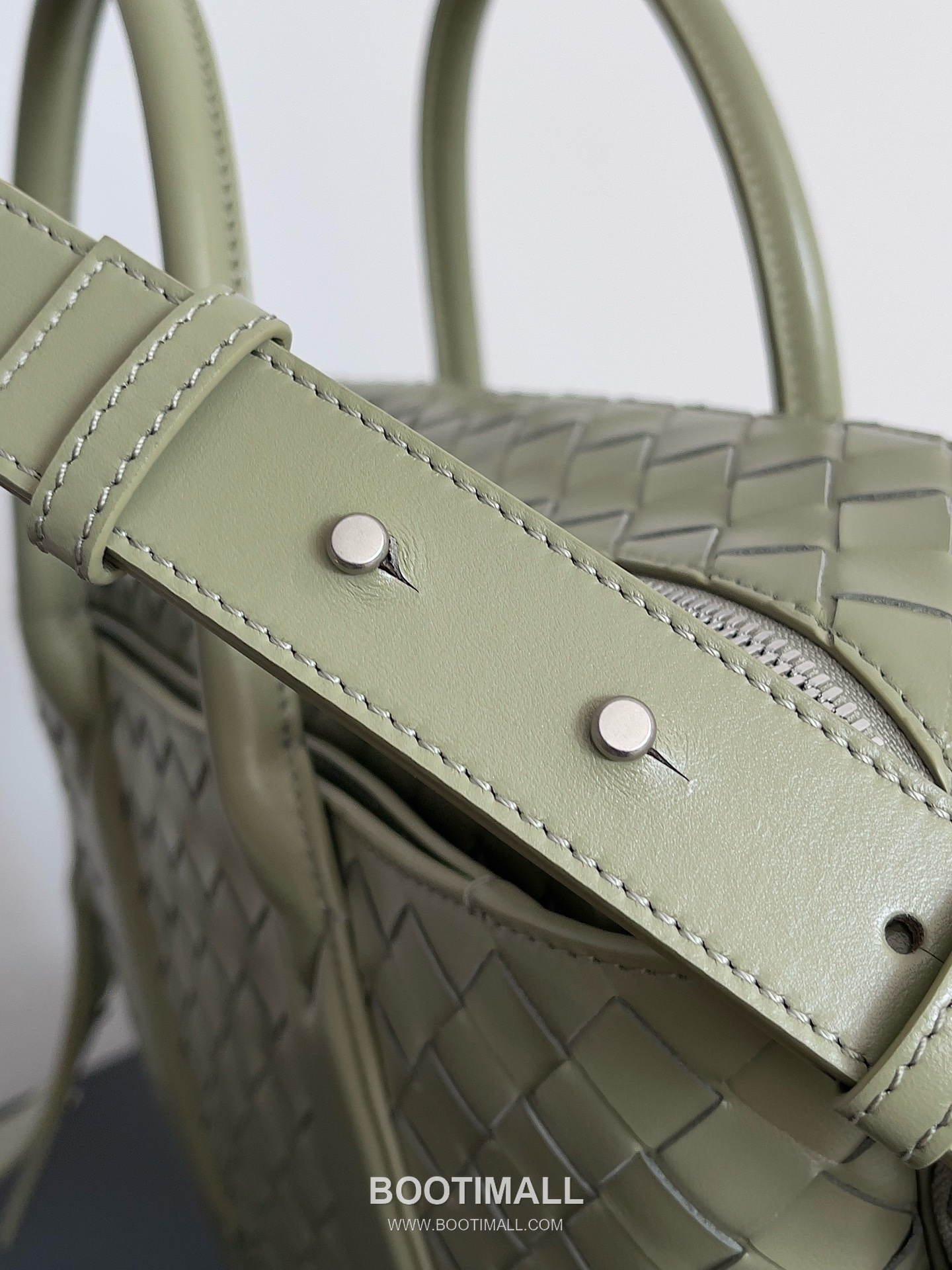 Bottega Veneta GetAway Calfskin Leather Black Dual Compartment Top Handle Crossbody Briefcase Bag 보테가베네타 겟어웨이 카프스킨 레더 블랙 더블 컴파트먼트 탑핸들 크로스바디 브리프케이스백 20191980 39cm 5