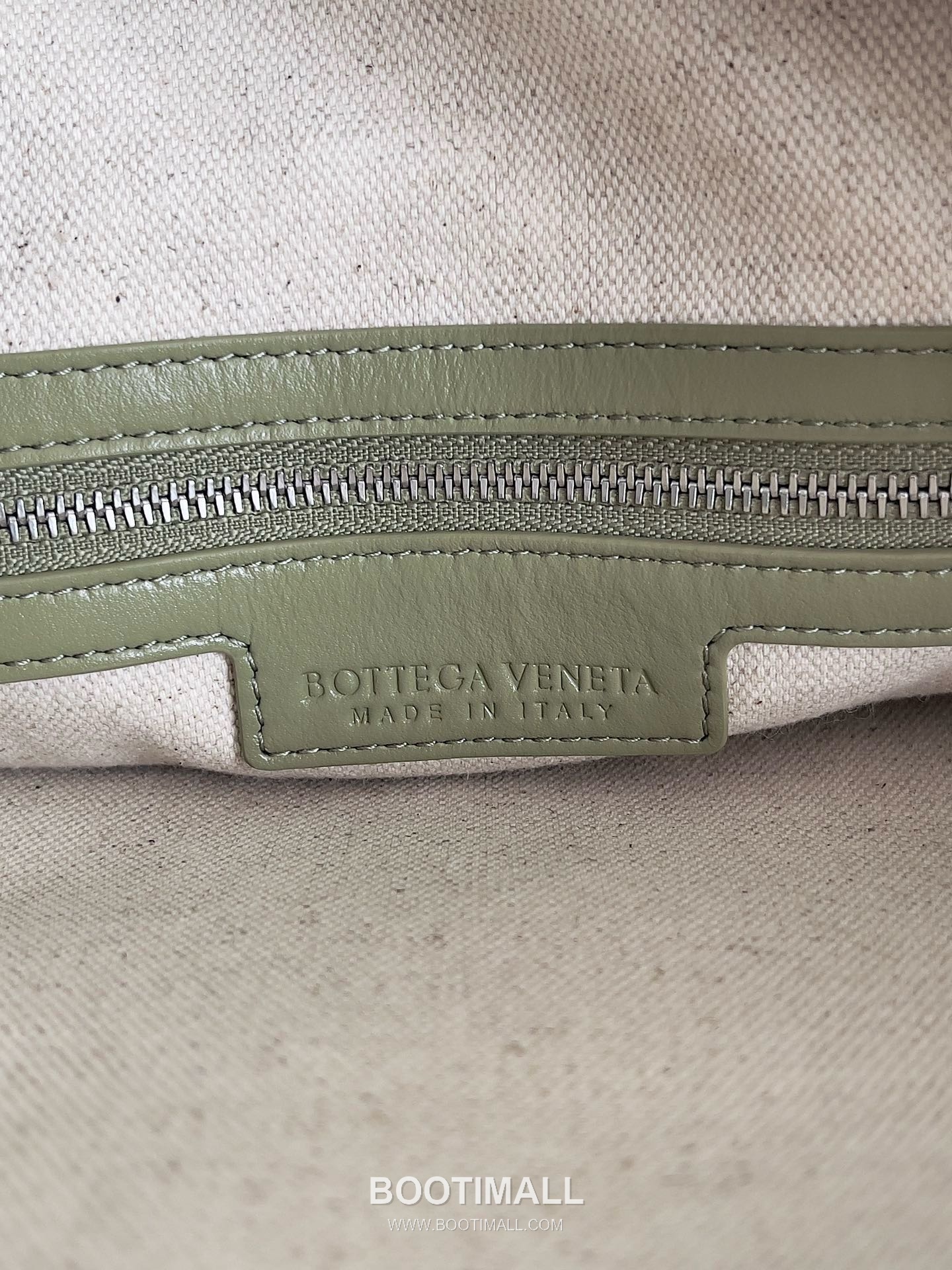 Bottega Veneta GetAway Calfskin Leather Black Dual Compartment Top Handle Crossbody Briefcase Bag 보테가베네타 겟어웨이 카프스킨 레더 블랙 더블 컴파트먼트 탑핸들 크로스바디 브리프케이스백 20191980 39cm 7