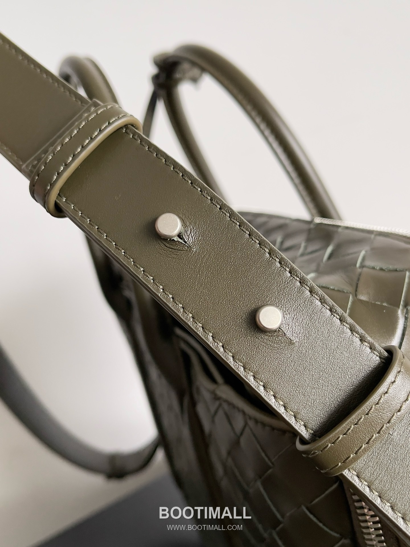 Bottega Veneta GetAway Calfskin Leather Black Dual Compartment Top Handle Crossbody Briefcase Bag 보테가베네타 겟어웨이 카프스킨 레더 블랙 더블 컴파트먼트 탑핸들 크로스바디 브리프케이스백 20191980 39cm 5