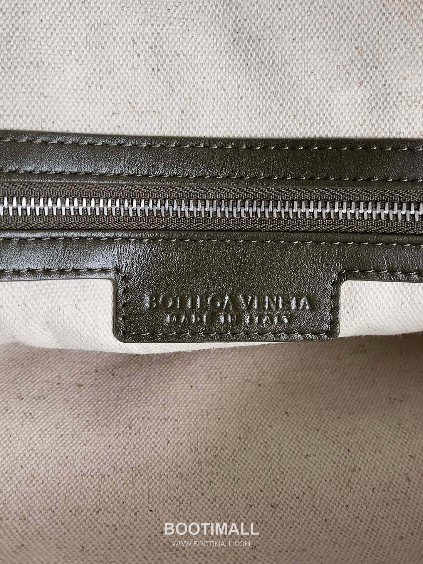 Bottega Veneta GetAway Calfskin Leather Black Dual Compartment Top Handle Crossbody Briefcase Bag 보테가베네타 겟어웨이 카프스킨 레더 블랙 더블 컴파트먼트 탑핸들 크로스바디 브리프케이스백 20191980 39cm 7