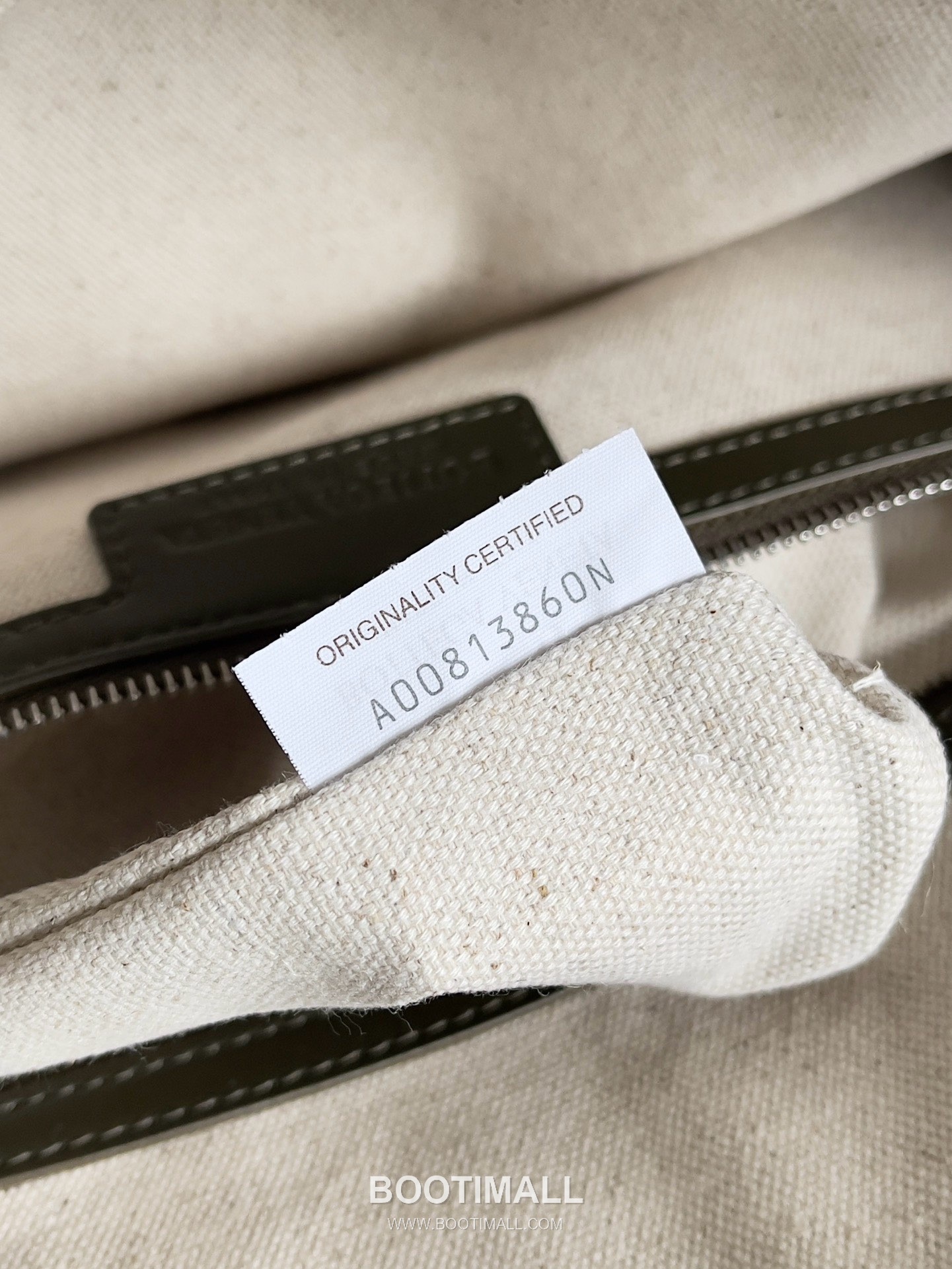 Bottega Veneta GetAway Calfskin Leather Black Dual Compartment Top Handle Crossbody Briefcase Bag 보테가베네타 겟어웨이 카프스킨 레더 블랙 더블 컴파트먼트 탑핸들 크로스바디 브리프케이스백 20191980 39cm 8