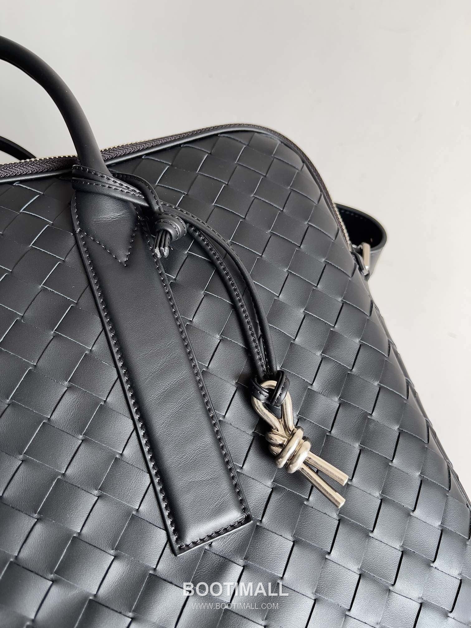 Bottega Veneta GetAway Calfskin Leather Black Dual Compartment Top Handle Crossbody Briefcase Bag 보테가베네타 겟어웨이 카프스킨 레더 블랙 더블 컴파트먼트 탑핸들 크로스바디 브리프케이스백 20191980 39cm 5