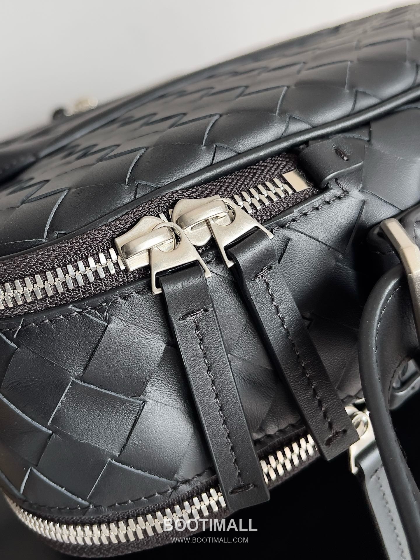 Bottega Veneta GetAway Calfskin Leather Black Dual Compartment Top Handle Crossbody Briefcase Bag 보테가베네타 겟어웨이 카프스킨 레더 블랙 더블 컴파트먼트 탑핸들 크로스바디 브리프케이스백 20191980 39cm 6