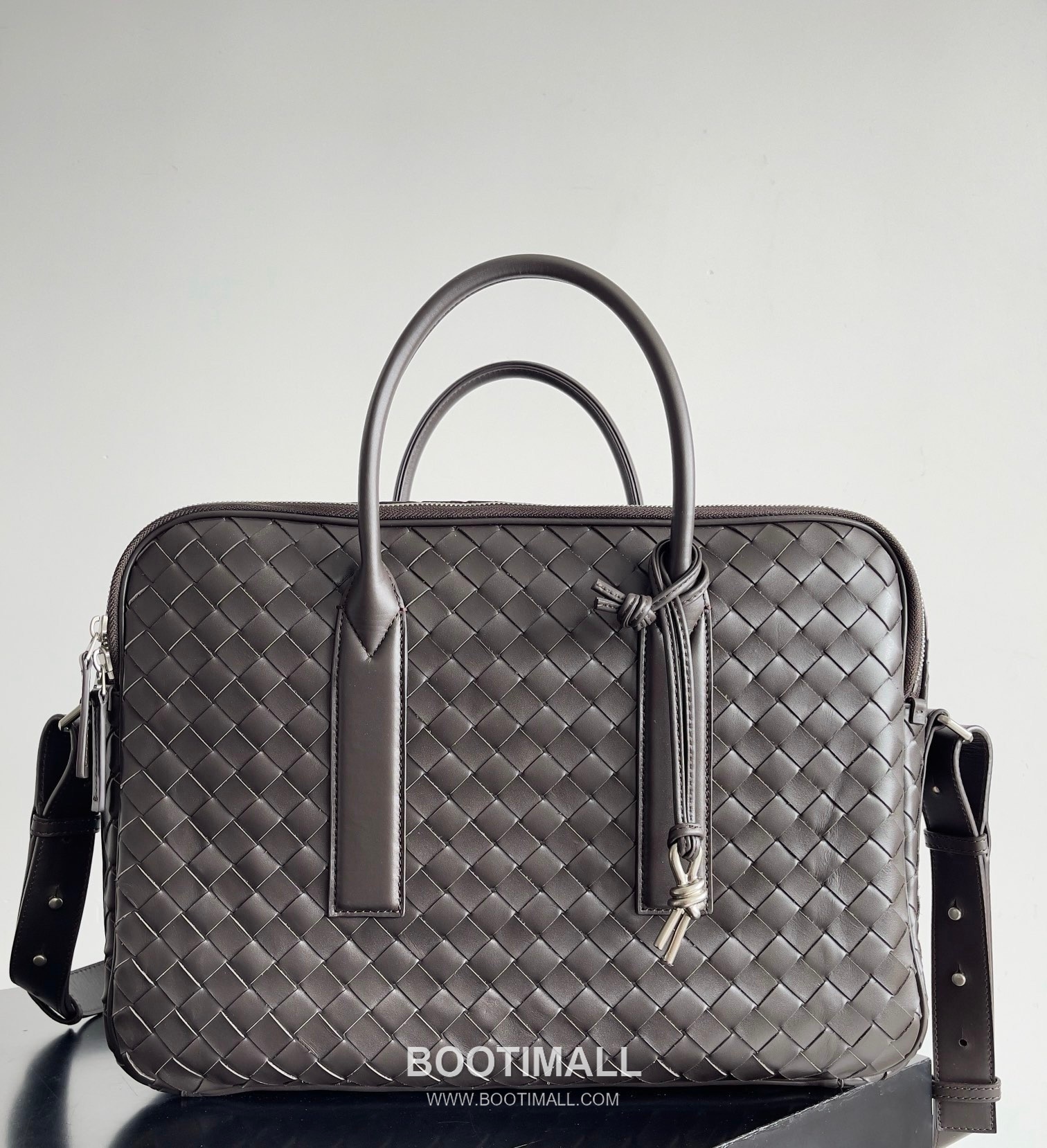 Bottega Veneta GetAway Calfskin Leather Black Dual Compartment Top Handle Crossbody Briefcase Bag 보테가베네타 겟어웨이 카프스킨 레더 블랙 더블 컴파트먼트 탑핸들 크로스바디 브리프케이스백 20191980 39cm 9
