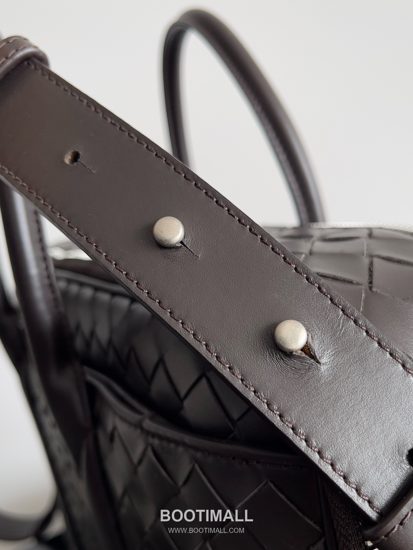 Bottega Veneta GetAway Calfskin Leather Black Dual Compartment Top Handle Crossbody Briefcase Bag 보테가베네타 겟어웨이 카프스킨 레더 블랙 더블 컴파트먼트 탑핸들 크로스바디 브리프케이스백 20191980 39cm 13