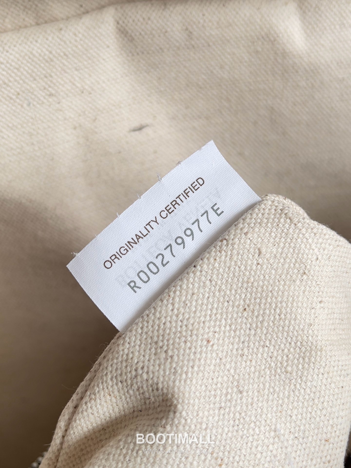 Bottega Veneta GetAway Calfskin Leather Black Dual Compartment Top Handle Crossbody Briefcase Bag 보테가베네타 겟어웨이 카프스킨 레더 블랙 더블 컴파트먼트 탑핸들 크로스바디 브리프케이스백 20191980 39cm 16