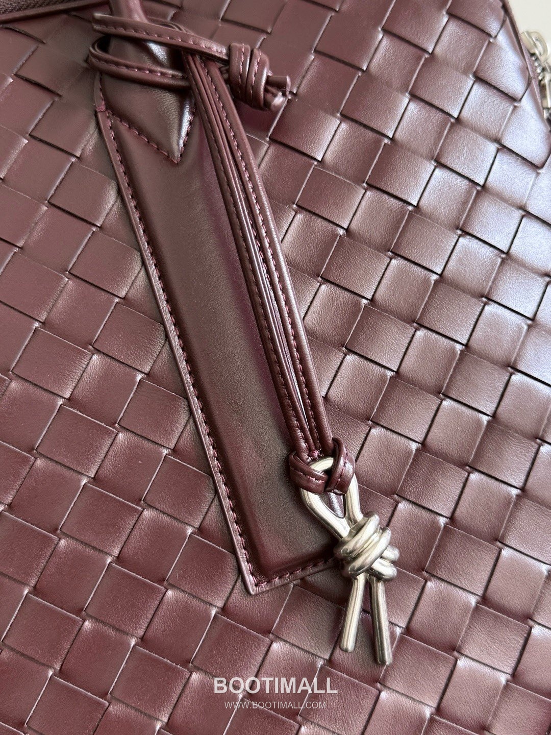 Bottega Veneta GetAway Calfskin Leather Black Dual Compartment Top Handle Crossbody Briefcase Bag 보테가베네타 겟어웨이 카프스킨 레더 블랙 더블 컴파트먼트 탑핸들 크로스바디 브리프케이스백 20191980 39cm 3