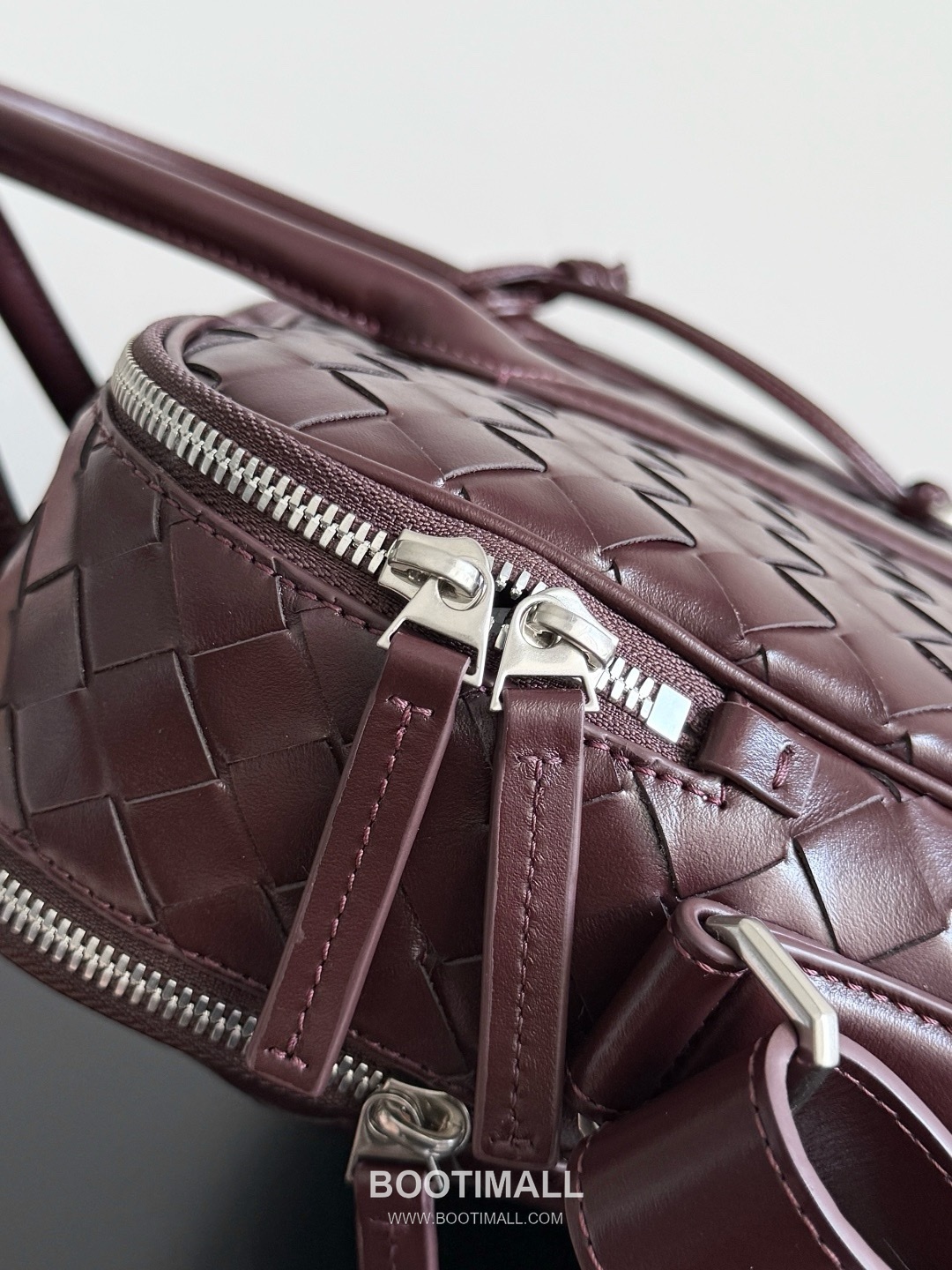 Bottega Veneta GetAway Calfskin Leather Black Dual Compartment Top Handle Crossbody Briefcase Bag 보테가베네타 겟어웨이 카프스킨 레더 블랙 더블 컴파트먼트 탑핸들 크로스바디 브리프케이스백 20191980 39cm 4