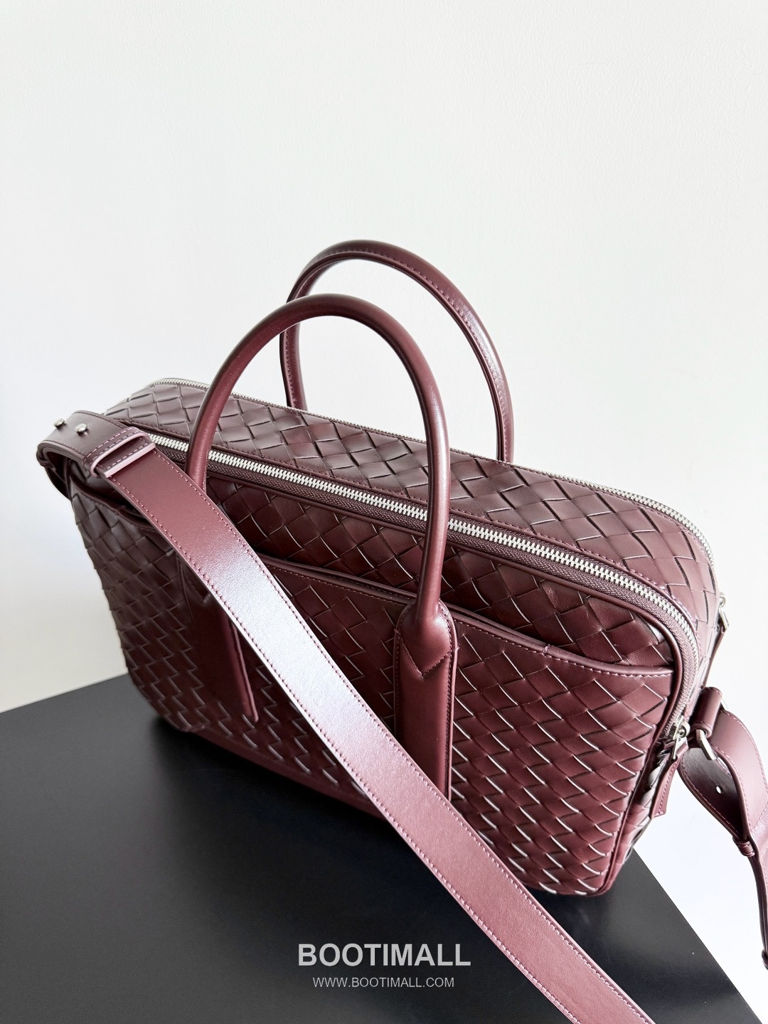 Bottega Veneta GetAway Calfskin Leather Black Dual Compartment Top Handle Crossbody Briefcase Bag 보테가베네타 겟어웨이 카프스킨 레더 블랙 더블 컴파트먼트 탑핸들 크로스바디 브리프케이스백 20191980 39cm 6