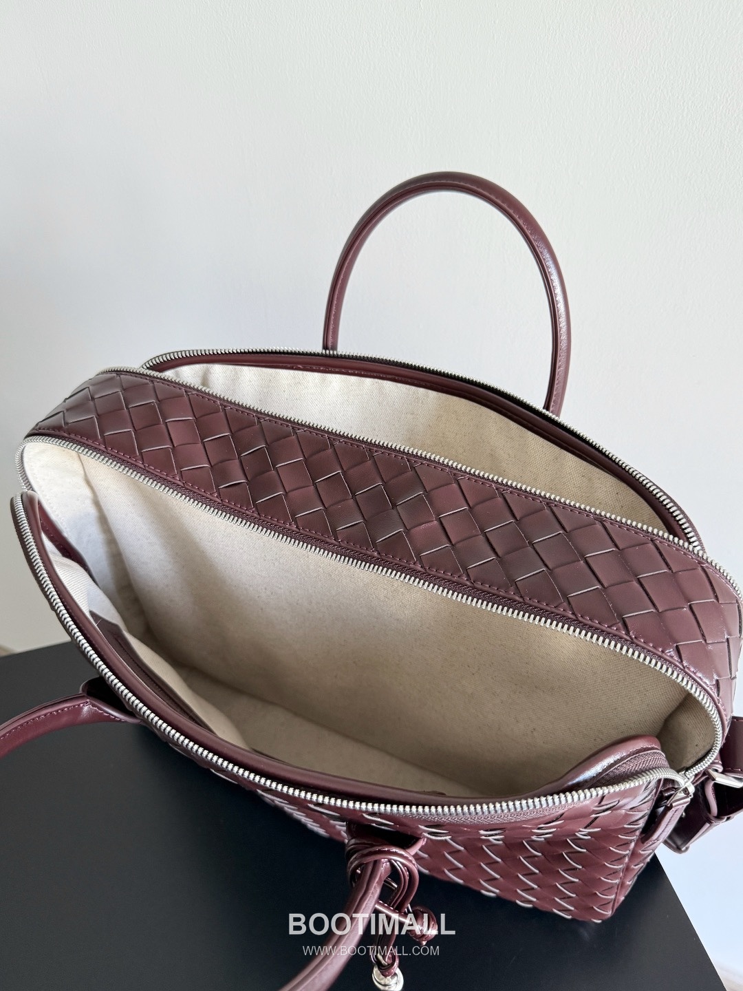 Bottega Veneta GetAway Calfskin Leather Black Dual Compartment Top Handle Crossbody Briefcase Bag 보테가베네타 겟어웨이 카프스킨 레더 블랙 더블 컴파트먼트 탑핸들 크로스바디 브리프케이스백 20191980 39cm 9