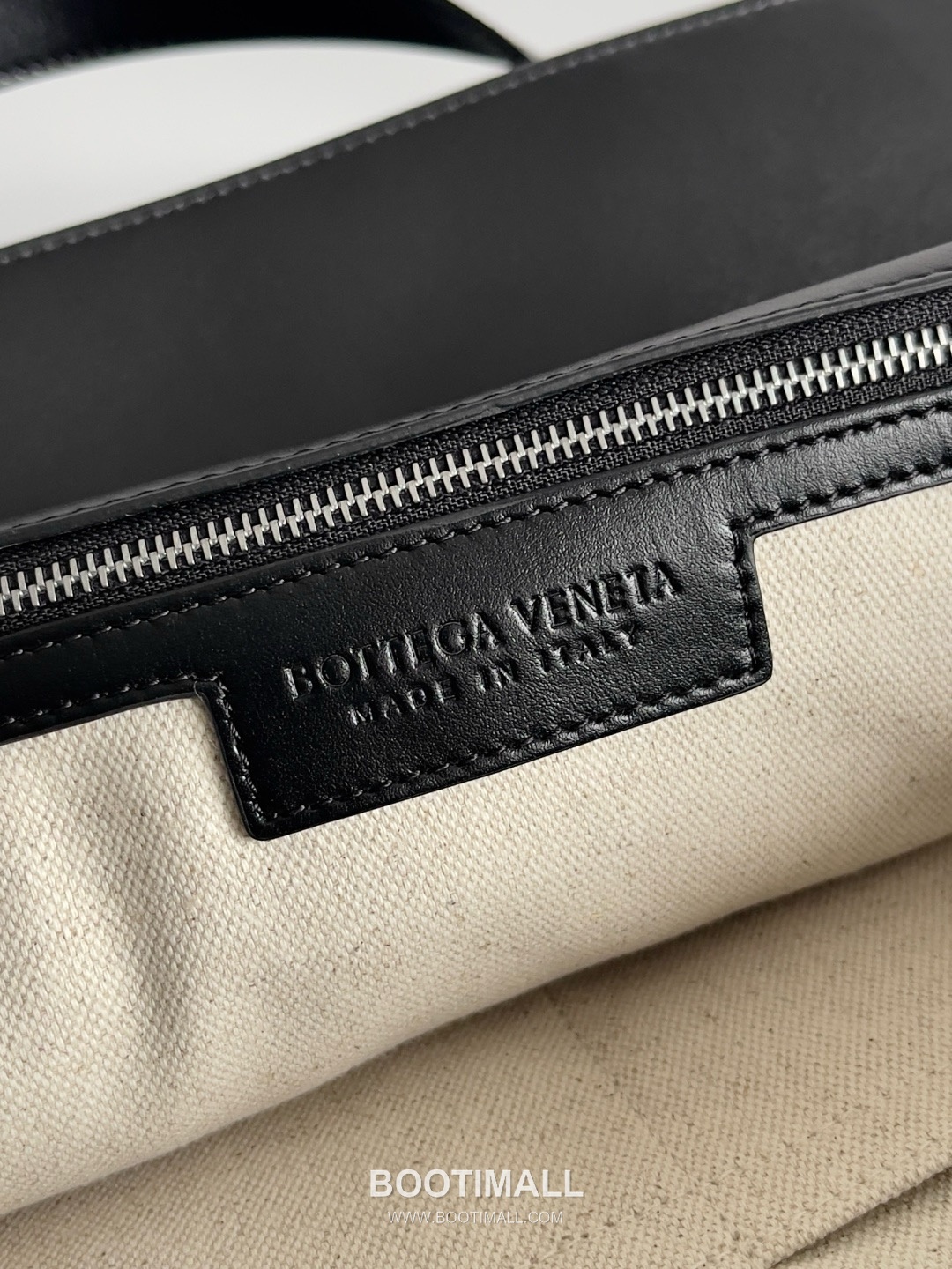 Bottega Veneta Intrecciato Calfskin Leather Black Portfolio Briefcase Bag 보테가베네타 인트레치아토 카프스킨 레더 블랙 포트폴리오 브리프케이스백 20191880 41cm 12