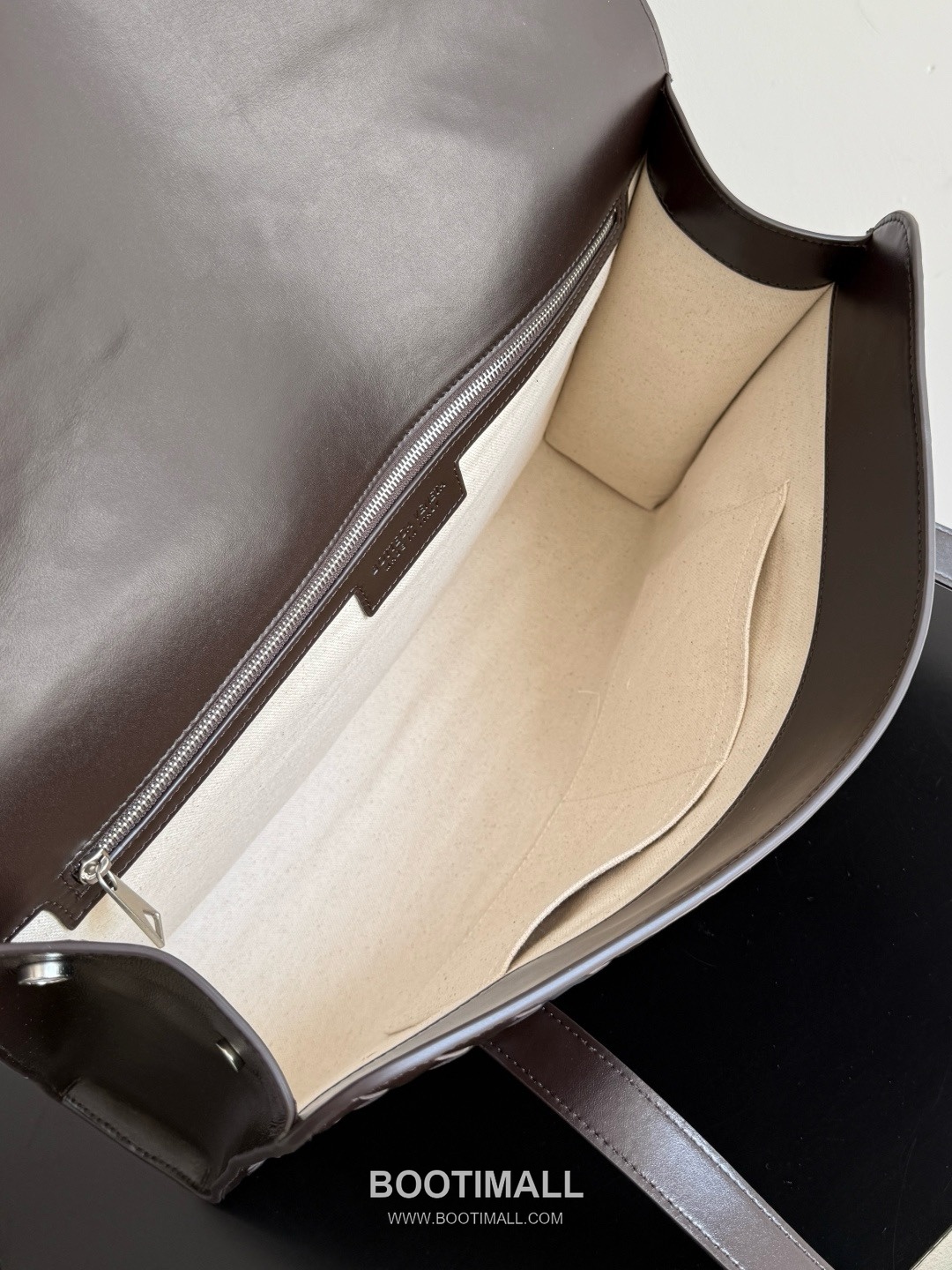 Bottega Veneta Intrecciato Calfskin Leather Black Portfolio Briefcase Bag 보테가베네타 인트레치아토 카프스킨 레더 블랙 포트폴리오 브리프케이스백 20191880 41cm 9