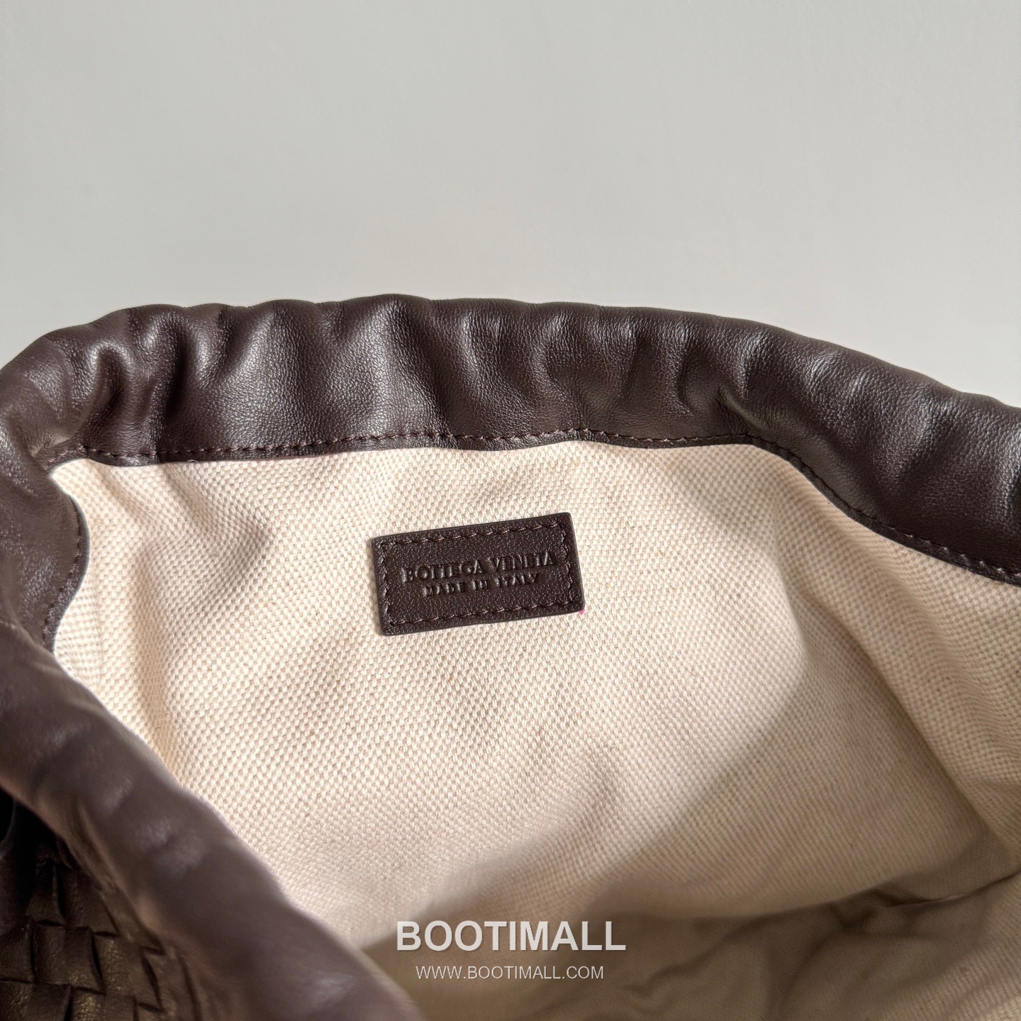 Bottega Veneta Dustbag Intrecciato Calfskin Leather Black Drawstring Pouch Bag 보테가베네타 더스트백 인트레치아토 카프스킨 레더 블랙 드로스트링 파우치백 20128019 29cm 6