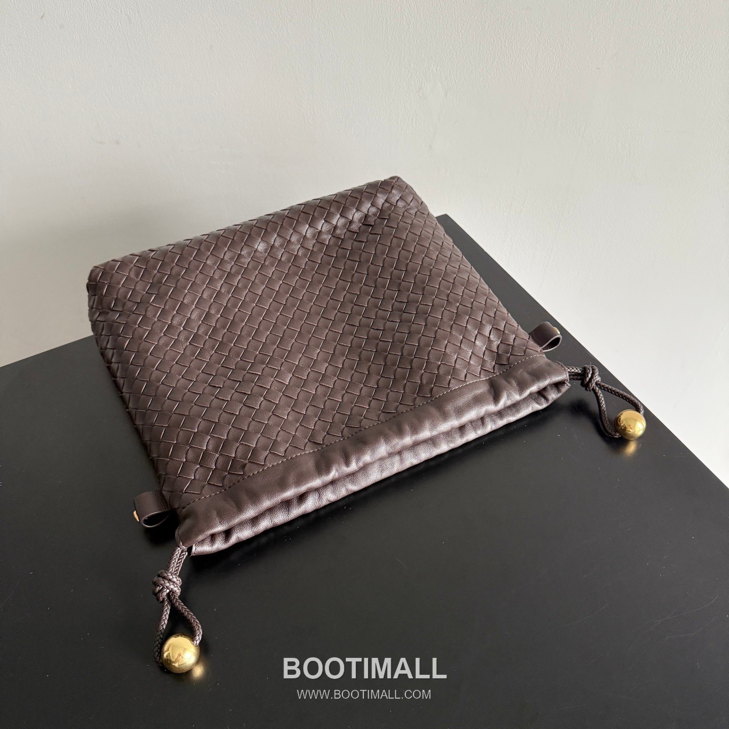 Bottega Veneta Dustbag Intrecciato Calfskin Leather Black Drawstring Pouch Bag 보테가베네타 더스트백 인트레치아토 카프스킨 레더 블랙 드로스트링 파우치백 20128019 29cm 8