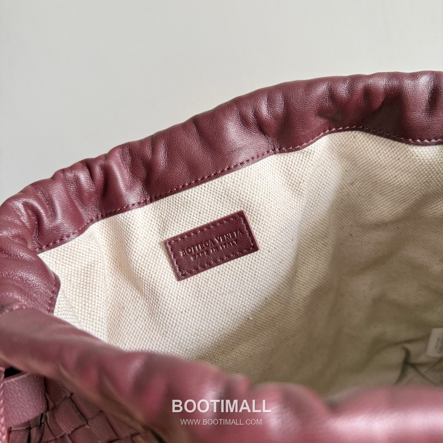 Bottega Veneta Dustbag Intrecciato Calfskin Leather Black Drawstring Pouch Bag 보테가베네타 더스트백 인트레치아토 카프스킨 레더 블랙 드로스트링 파우치백 20128019 29cm 6