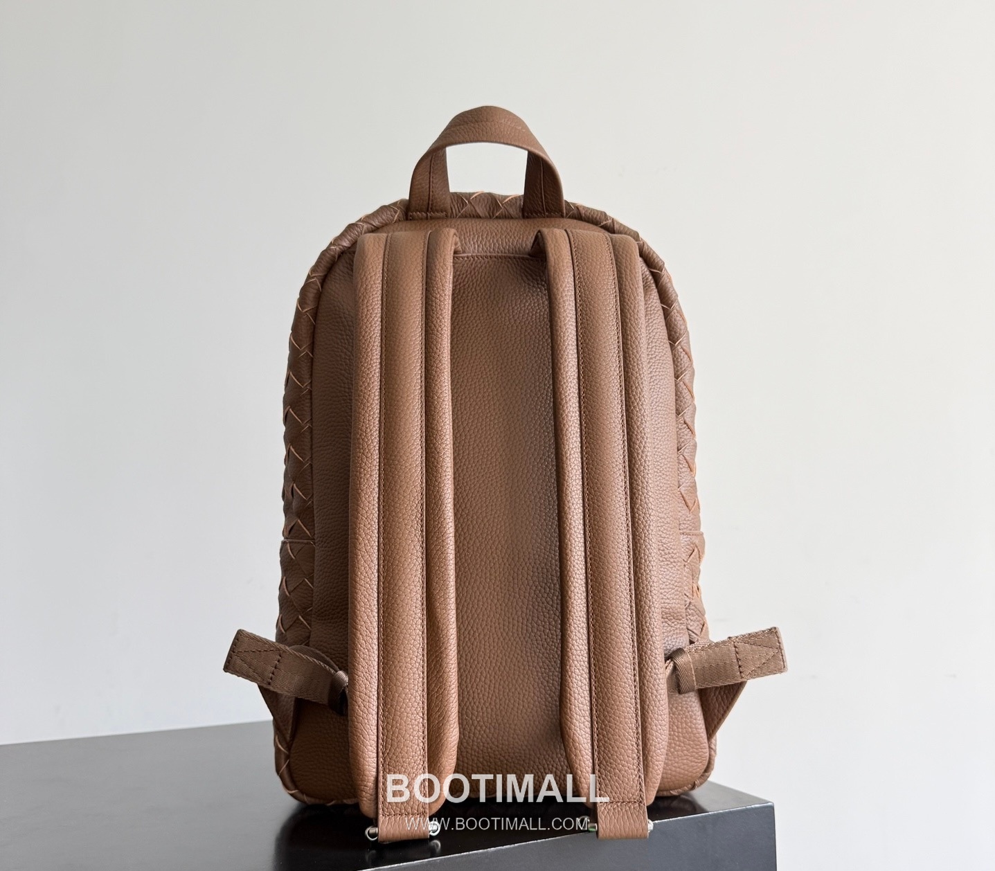 Bottega Veneta Calfskin Leather Black Wide Strap Backpack 보테가베네타 카프스킨 레더 블랙 와이드 스트랩 백팩 20192000 46.5cm 3