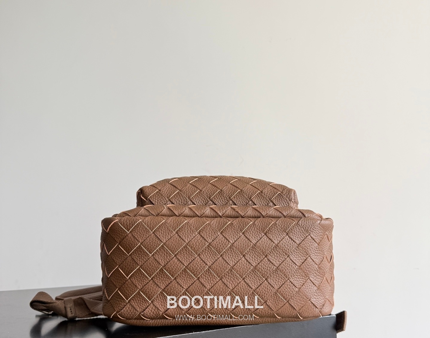 Bottega Veneta Calfskin Leather Black Wide Strap Backpack 보테가베네타 카프스킨 레더 블랙 와이드 스트랩 백팩 20192000 46.5cm 6