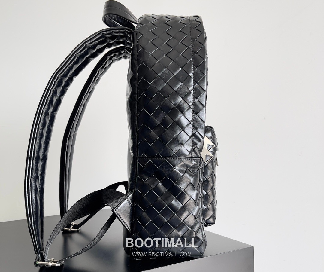 Bottega Veneta Calfskin Leather Black Wide Strap Backpack 보테가베네타 카프스킨 레더 블랙 와이드 스트랩 백팩 20192000 46.5cm 3