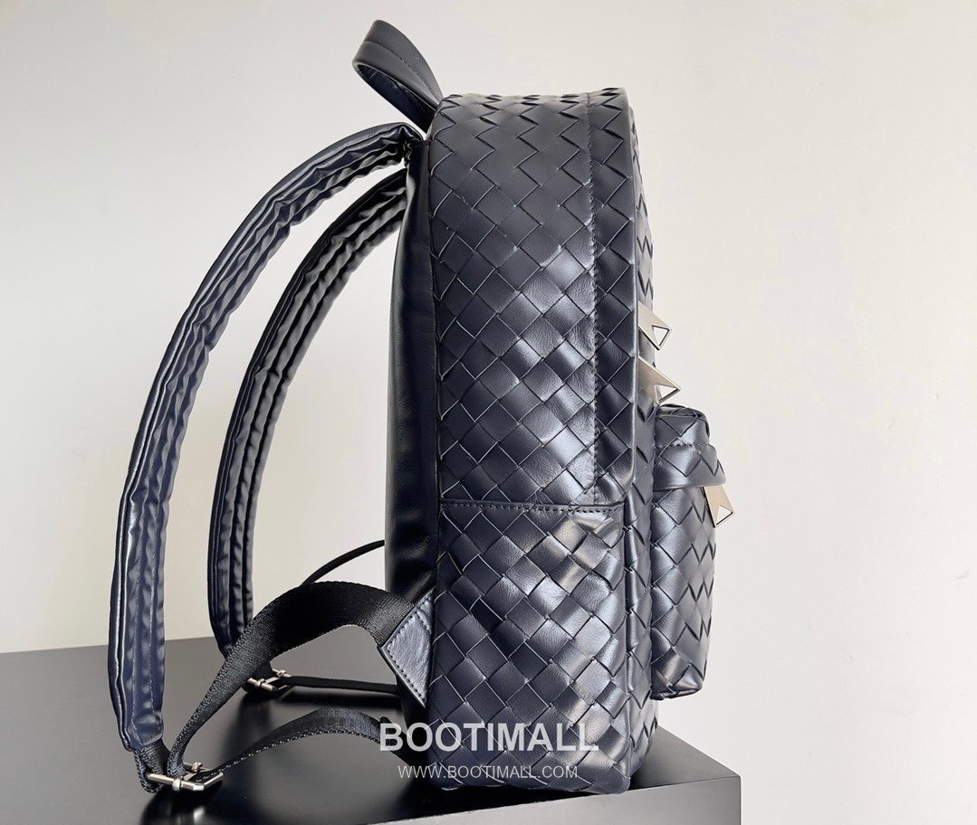 Bottega Veneta Calfskin Leather Black Wide Strap Backpack 보테가베네타 카프스킨 레더 블랙 와이드 스트랩 백팩 20192000 46.5cm 2