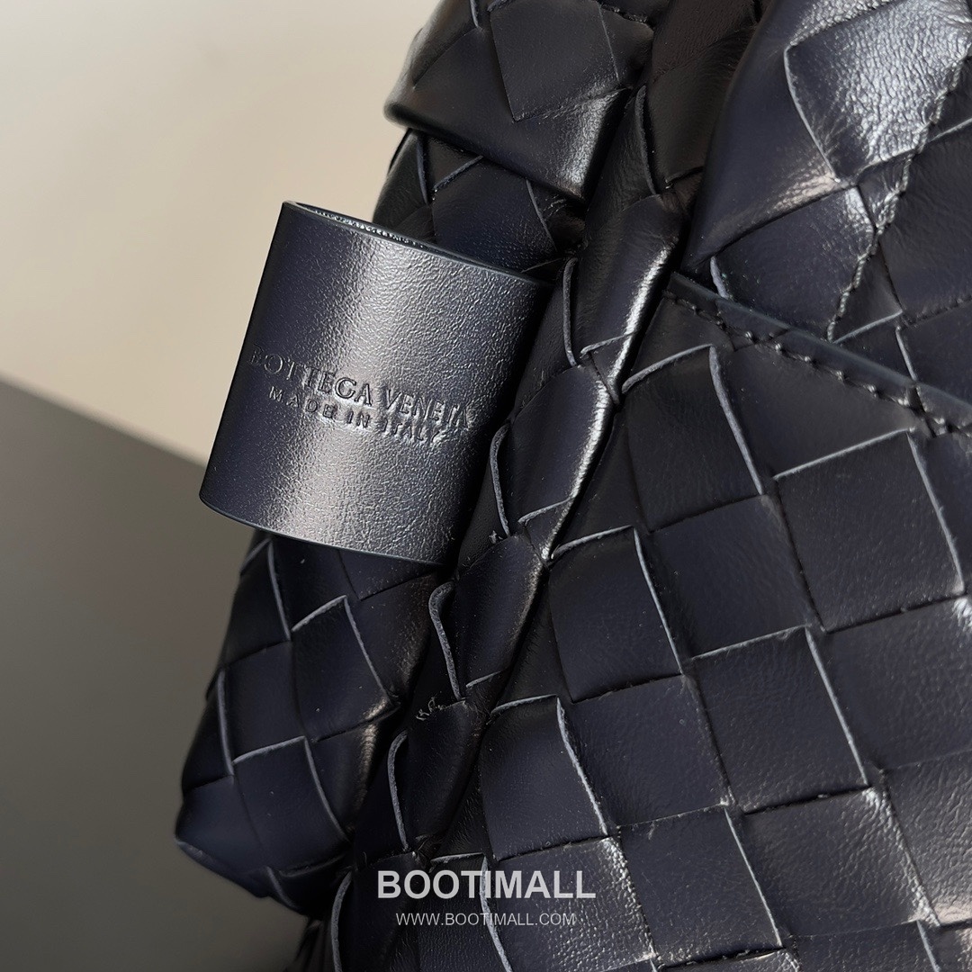 Bottega Veneta Calfskin Leather Black Wide Strap Backpack 보테가베네타 카프스킨 레더 블랙 와이드 스트랩 백팩 20192000 46.5cm 5