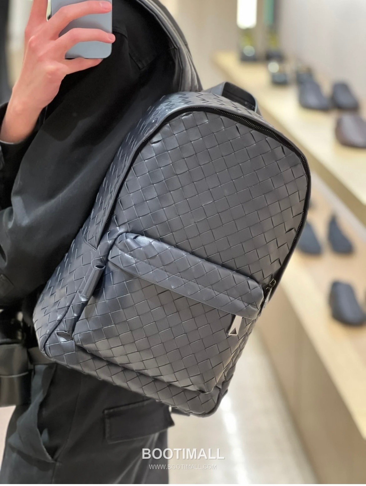 Bottega Veneta Calfskin Leather Black Wide Strap Backpack 보테가베네타 카프스킨 레더 블랙 와이드 스트랩 백팩 20192000 46.5cm 9