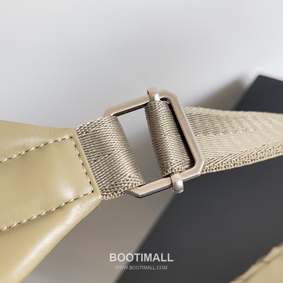 Bottega Veneta Calfskin Leather Black Wide Strap Backpack 보테가베네타 카프스킨 레더 블랙 와이드 스트랩 백팩 20192000 46.5cm 7