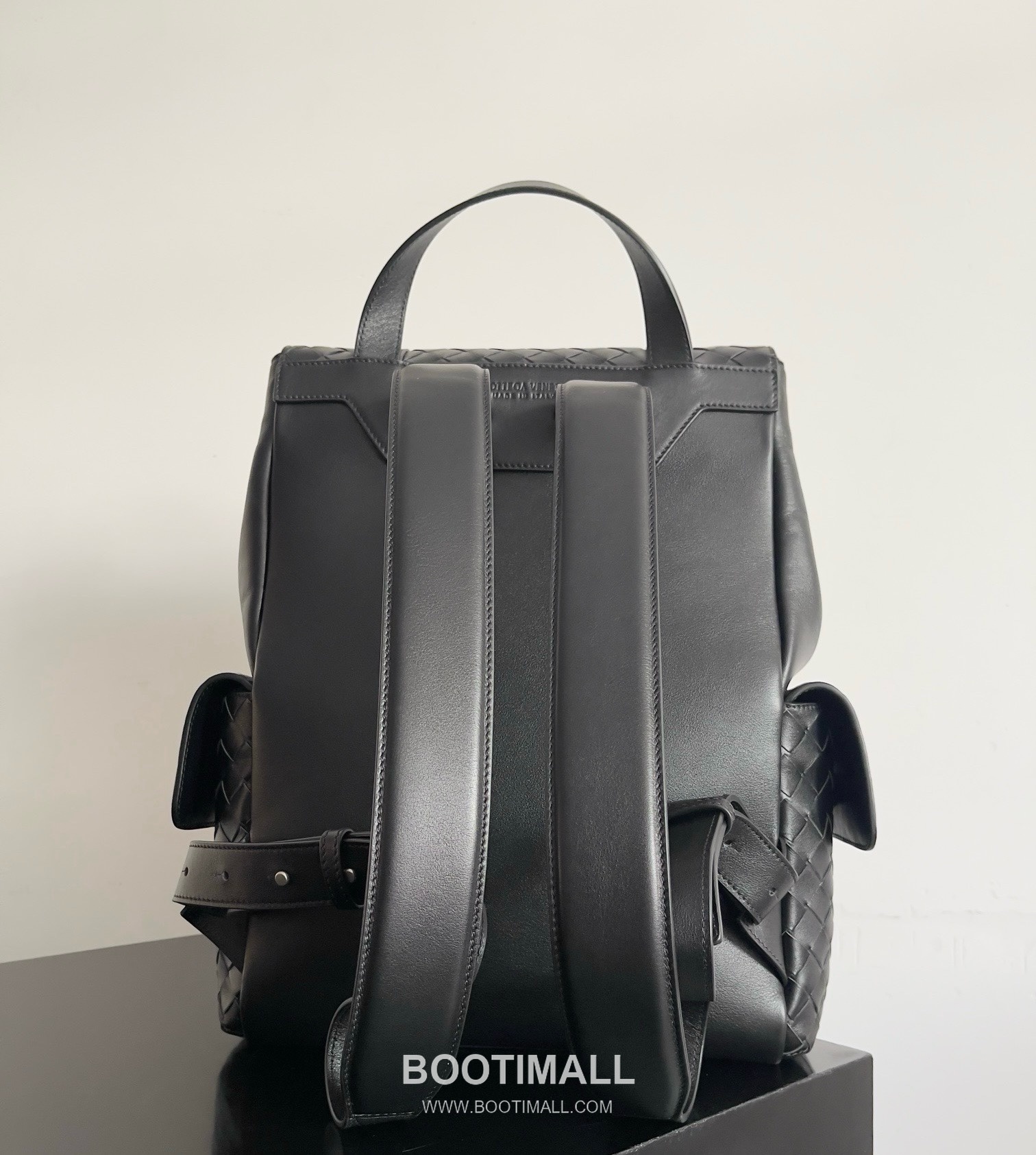 Bottega Veneta Back To School Calfskin Leather Black Flap Pocket Backpack 보테가베네타 백투스쿨 카프스킨 레더 블랙 플랩 포켓 백팩 20192180 39cm 7
