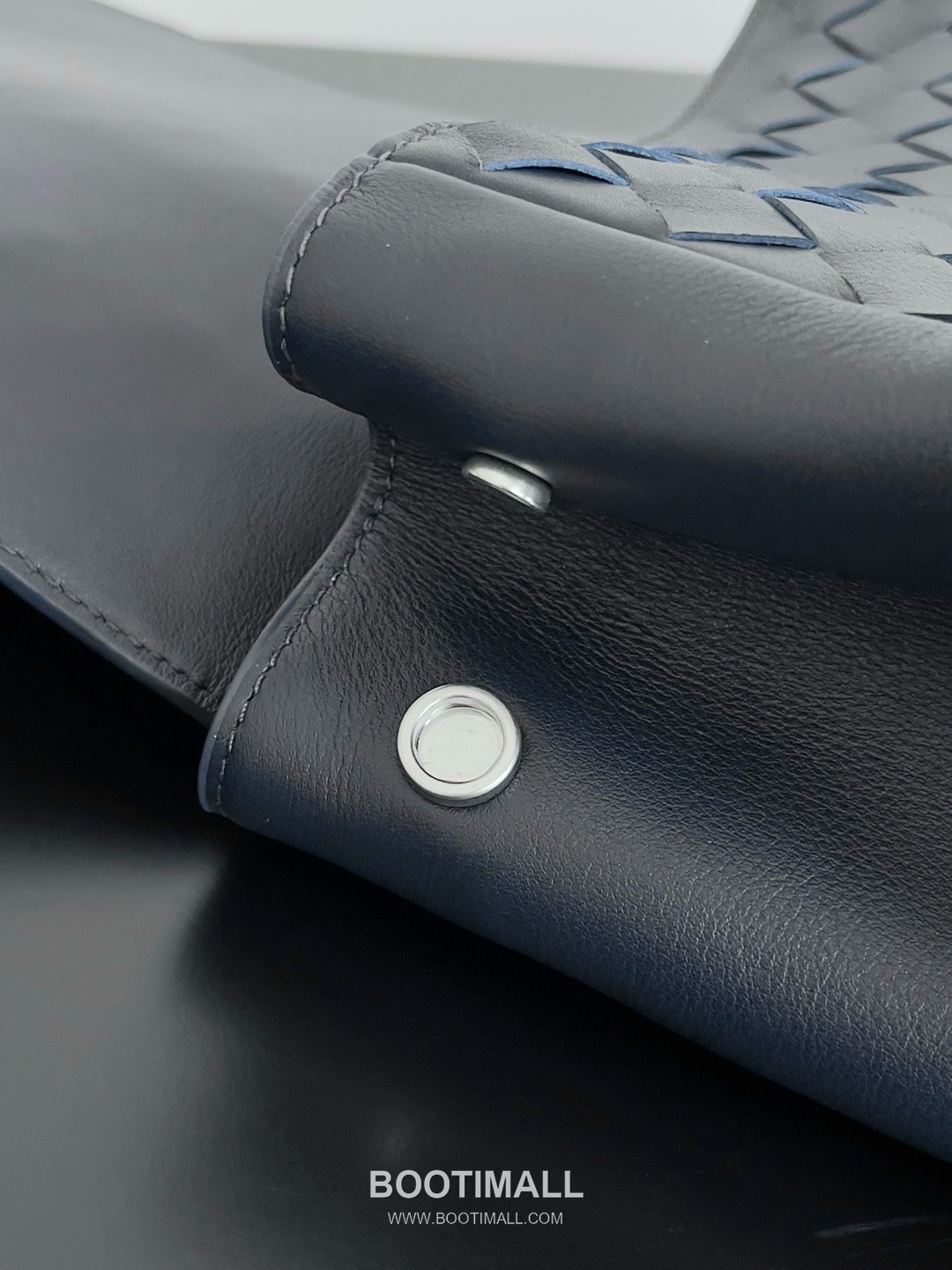 Bottega Veneta Back To School Calfskin Leather Black Flap Pocket Backpack 보테가베네타 백투스쿨 카프스킨 레더 블랙 플랩 포켓 백팩 20192180 39cm 6