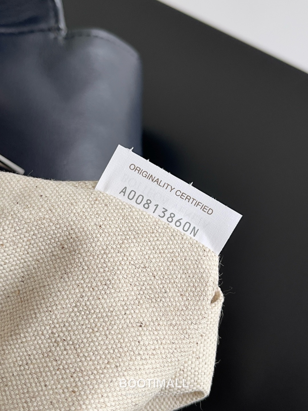 Bottega Veneta Back To School Calfskin Leather Black Flap Pocket Backpack 보테가베네타 백투스쿨 카프스킨 레더 블랙 플랩 포켓 백팩 20192180 39cm 8