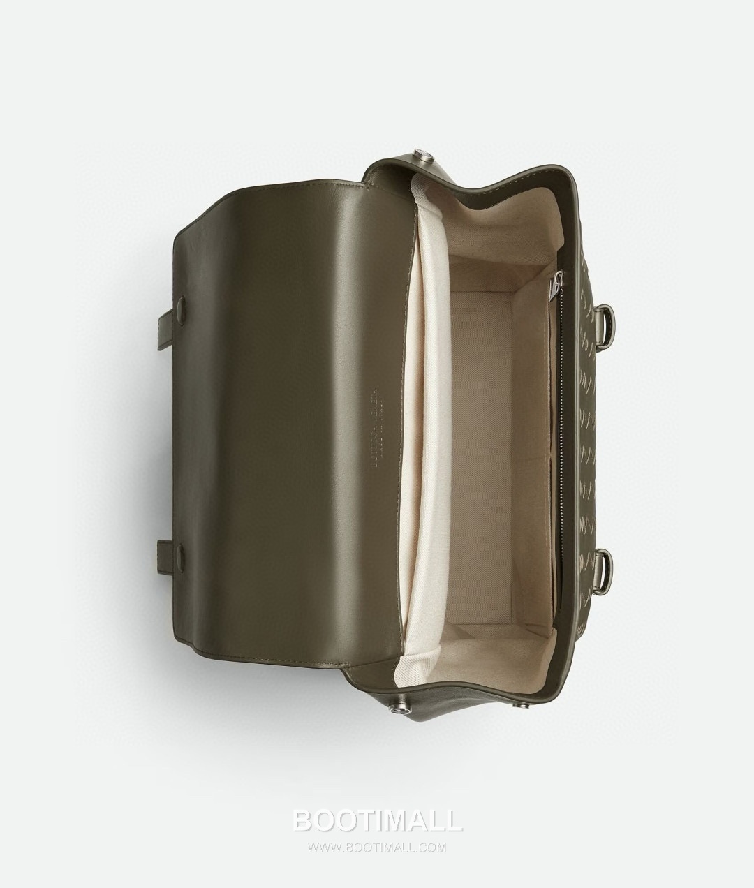 Bottega Veneta Back To School Calfskin Leather Black Flap Pocket Backpack 보테가베네타 백투스쿨 카프스킨 레더 블랙 플랩 포켓 백팩 20192180 39cm 3