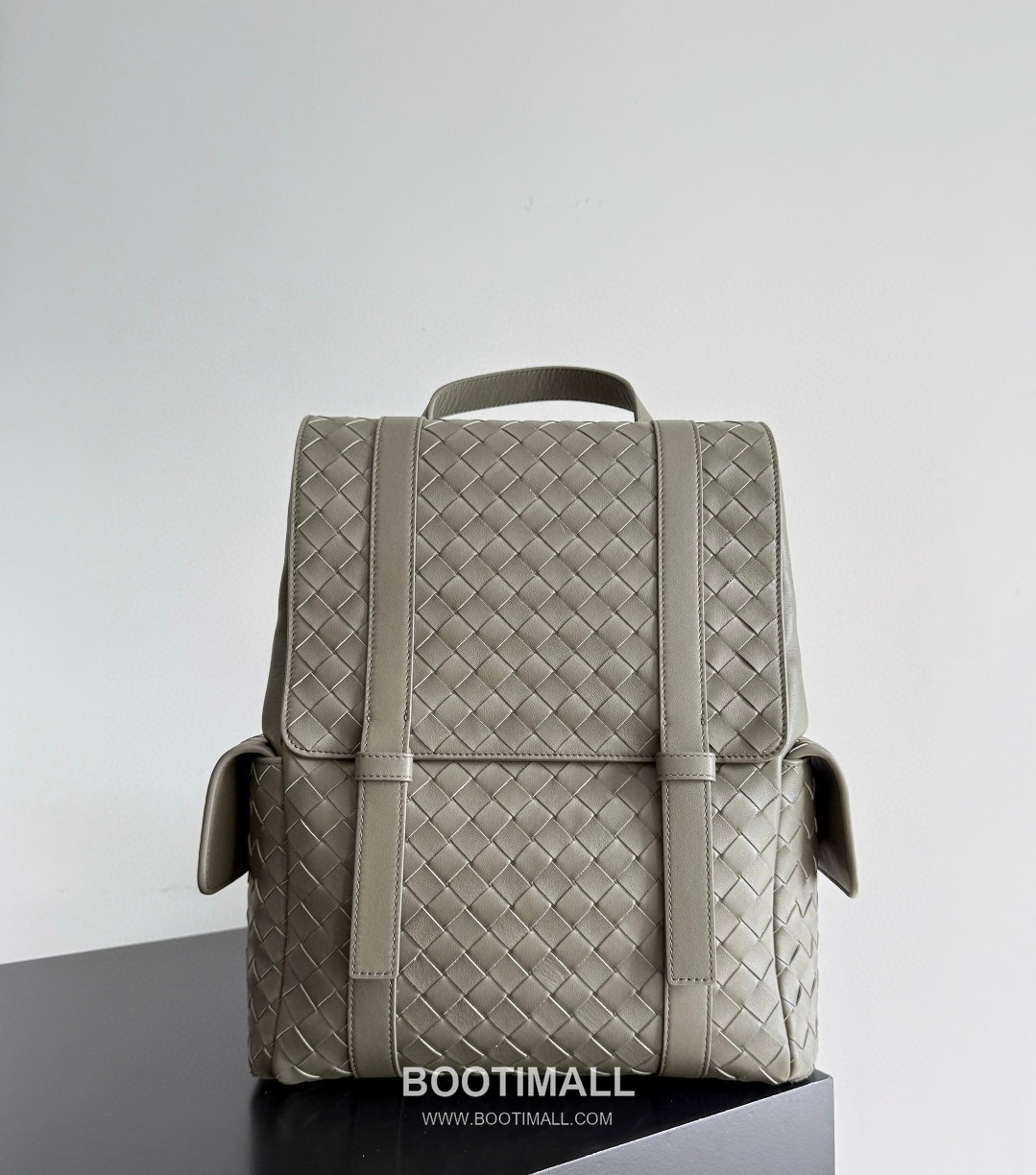 Bottega Veneta Back To School Calfskin Leather Black Flap Pocket Backpack 보테가베네타 백투스쿨 카프스킨 레더 블랙 플랩 포켓 백팩 20192180 39cm 8