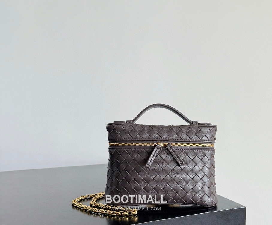 Bottega Veneta Soft Vanity Lambskin Leather Black Clutch Shoulder Bag 보테가베네타 소프트 베니티 램스킨 레더 블랙 클러치 숄더백 20191100 19cm 1