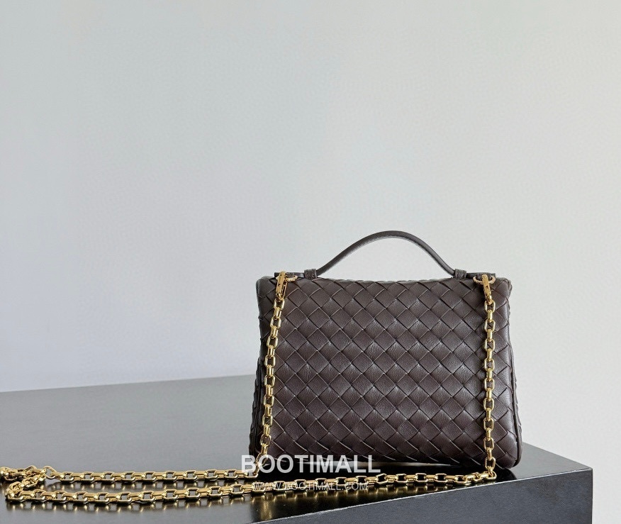 Bottega Veneta Soft Vanity Lambskin Leather Black Clutch Shoulder Bag 보테가베네타 소프트 베니티 램스킨 레더 블랙 클러치 숄더백 20191100 19cm 2