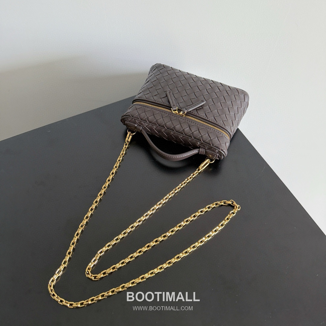 Bottega Veneta Soft Vanity Lambskin Leather Black Clutch Shoulder Bag 보테가베네타 소프트 베니티 램스킨 레더 블랙 클러치 숄더백 20191100 19cm 6