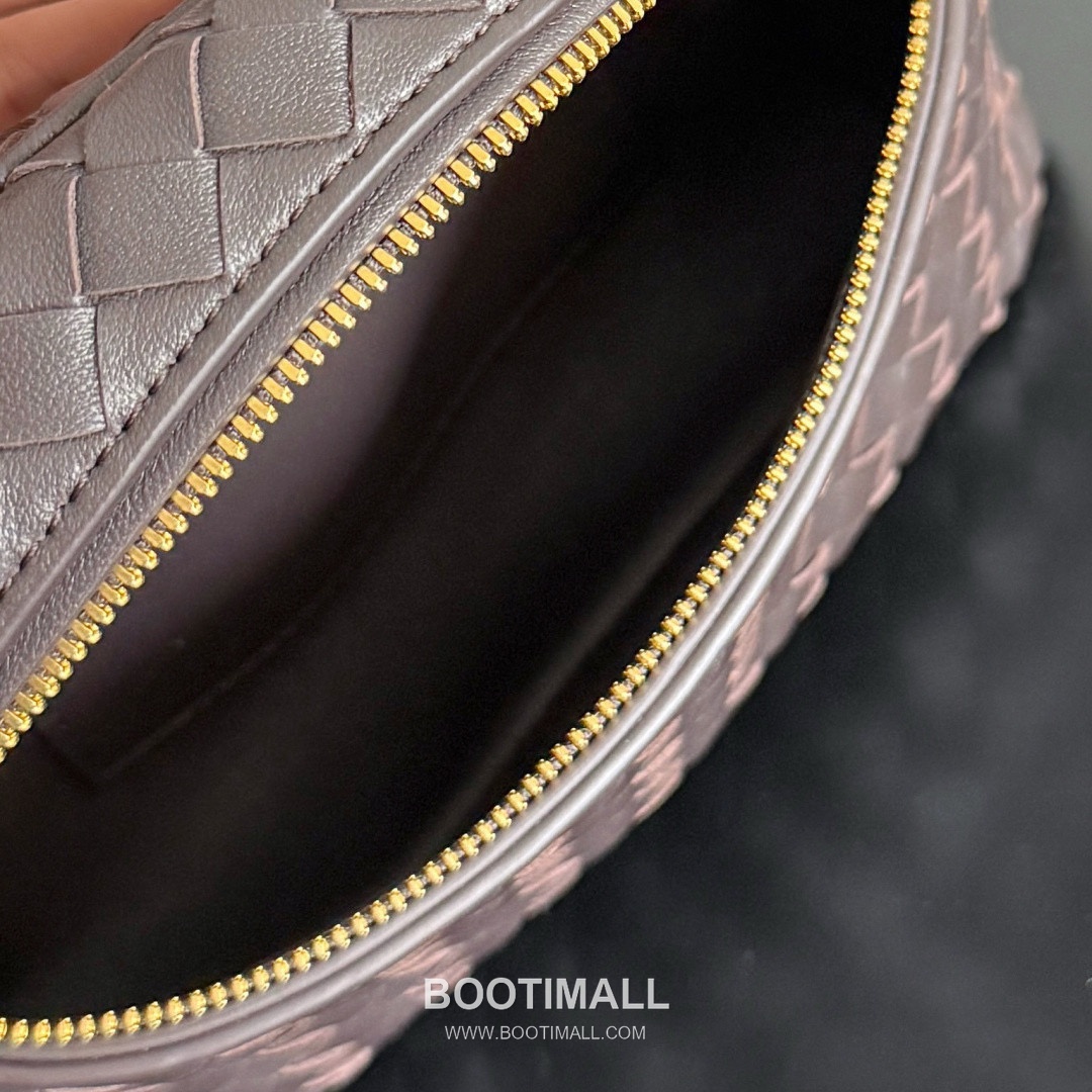 Bottega Veneta Soft Vanity Lambskin Leather Black Clutch Shoulder Bag 보테가베네타 소프트 베니티 램스킨 레더 블랙 클러치 숄더백 20191100 19cm 9