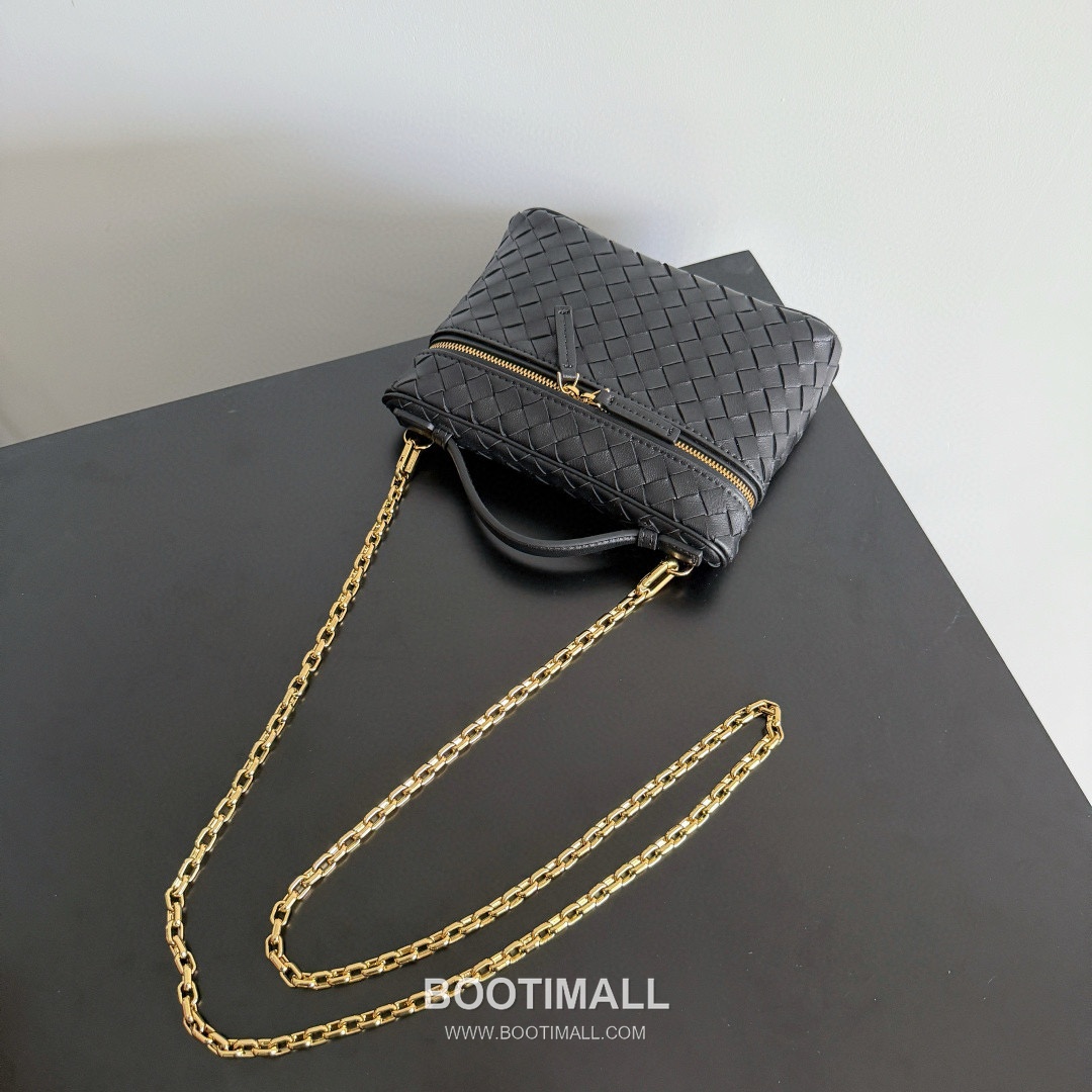 Bottega Veneta Soft Vanity Lambskin Leather Black Clutch Shoulder Bag 보테가베네타 소프트 베니티 램스킨 레더 블랙 클러치 숄더백 20191100 19cm 7