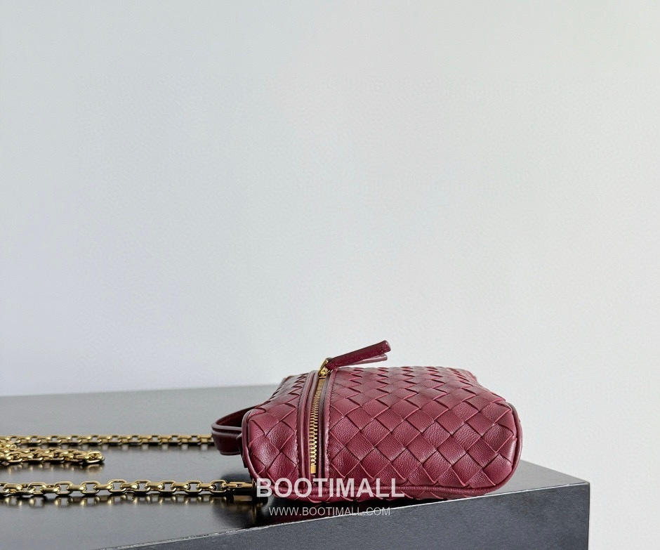 Bottega Veneta Soft Vanity Lambskin Leather Black Clutch Shoulder Bag 보테가베네타 소프트 베니티 램스킨 레더 블랙 클러치 숄더백 20191100 19cm 2