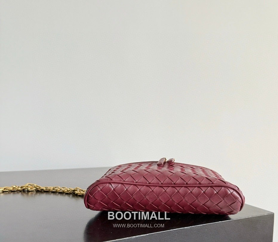 Bottega Veneta Soft Vanity Lambskin Leather Black Clutch Shoulder Bag 보테가베네타 소프트 베니티 램스킨 레더 블랙 클러치 숄더백 20191100 19cm 8