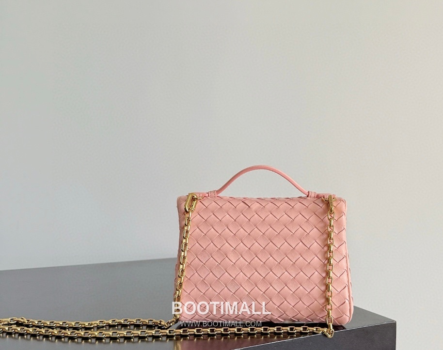 Bottega Veneta Soft Vanity Lambskin Leather Black Clutch Shoulder Bag 보테가베네타 소프트 베니티 램스킨 레더 블랙 클러치 숄더백 20191100 19cm 2