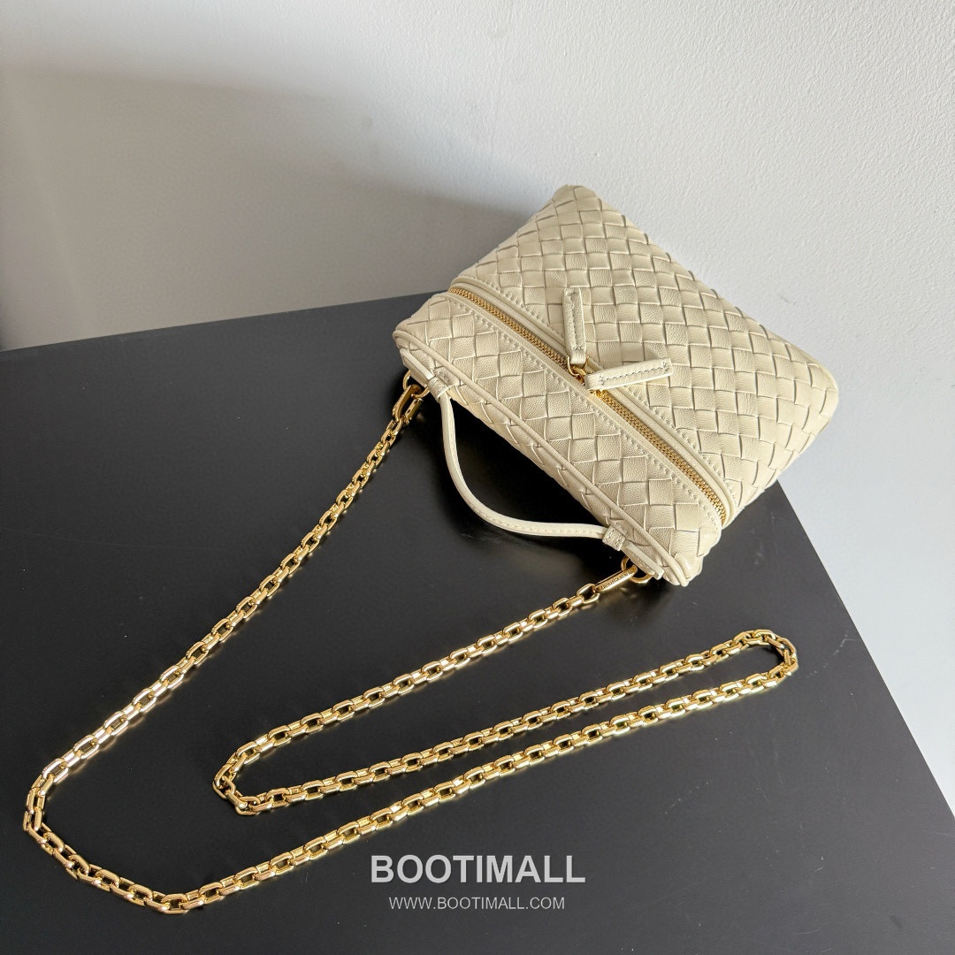 Bottega Veneta Soft Vanity Lambskin Leather Black Clutch Shoulder Bag 보테가베네타 소프트 베니티 램스킨 레더 블랙 클러치 숄더백 20191100 19cm 6