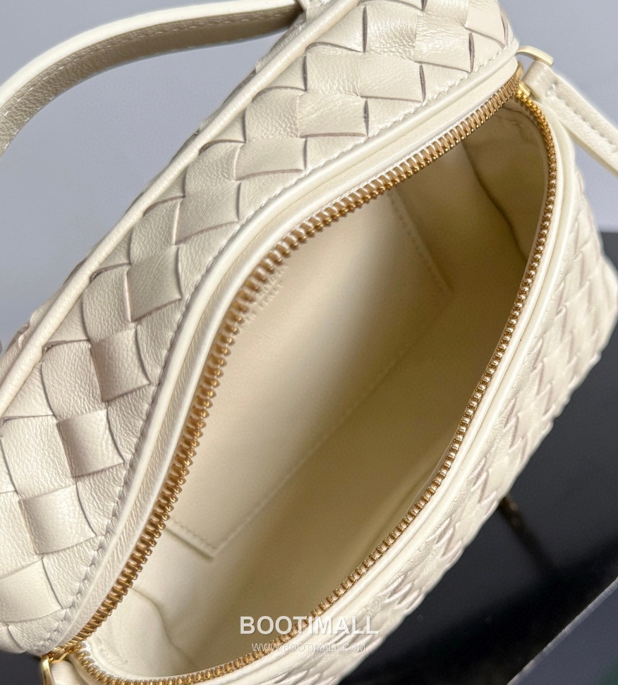 Bottega Veneta Soft Vanity Lambskin Leather Black Clutch Shoulder Bag 보테가베네타 소프트 베니티 램스킨 레더 블랙 클러치 숄더백 20191100 19cm 9