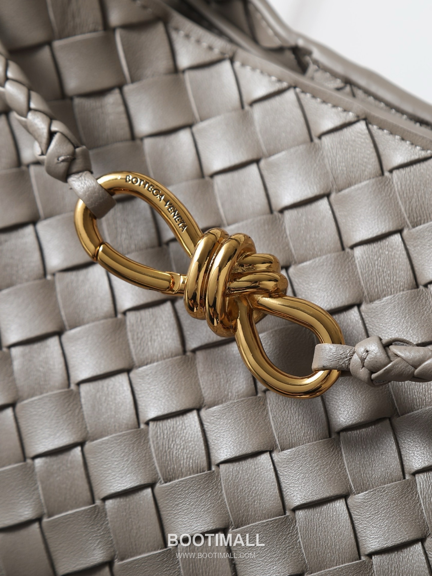 Bottega Veneta Andiamo Lambskin Leather Black Adjustable Strap Shoulder Bag 보테가베네타 안디아모 램스킨 레더 블랙 조절형 스트랩 숄더백 20192180 32cm 6