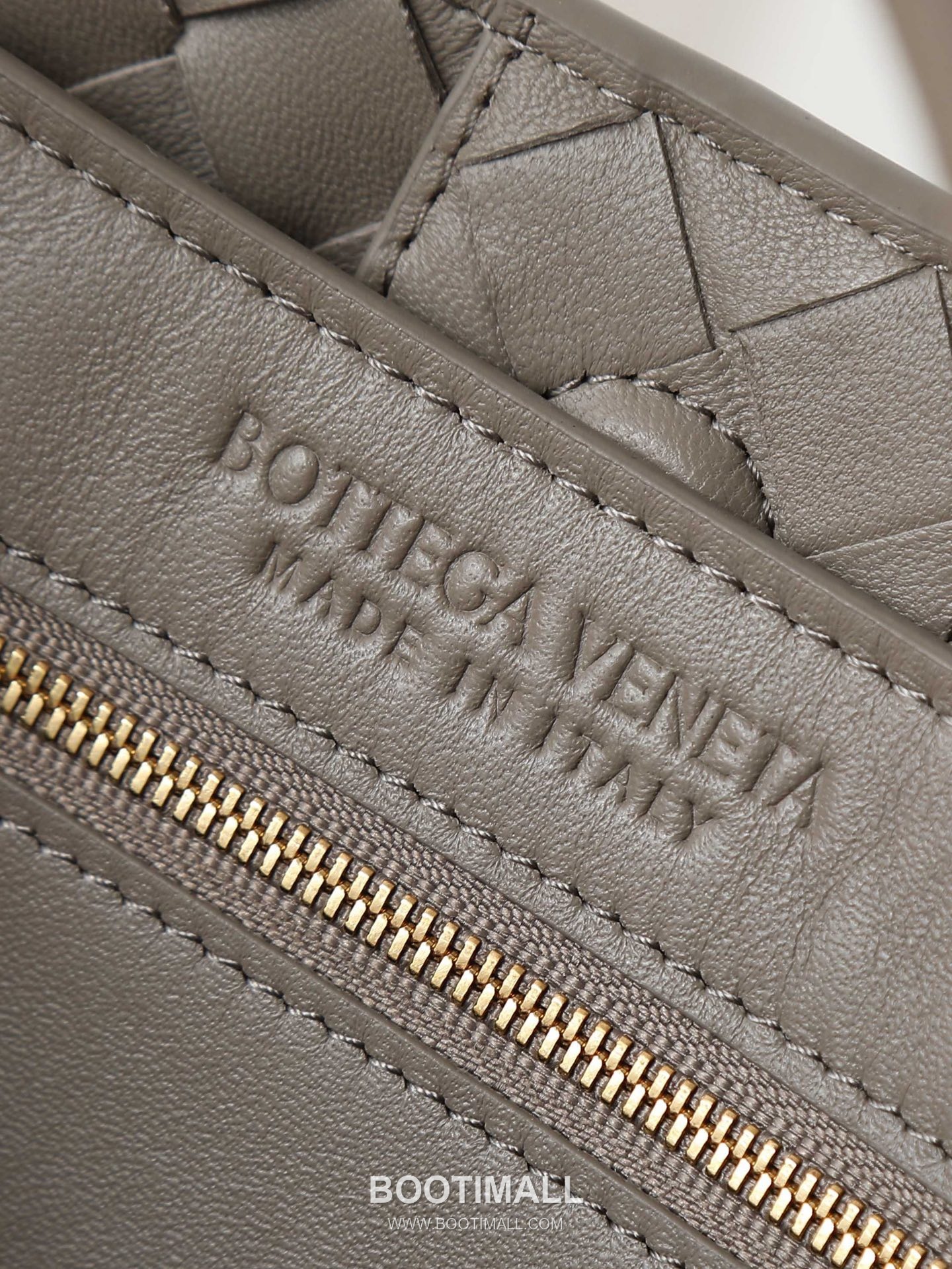 Bottega Veneta Andiamo Lambskin Leather Black Adjustable Strap Shoulder Bag 보테가베네타 안디아모 램스킨 레더 블랙 조절형 스트랩 숄더백 20192180 32cm 9