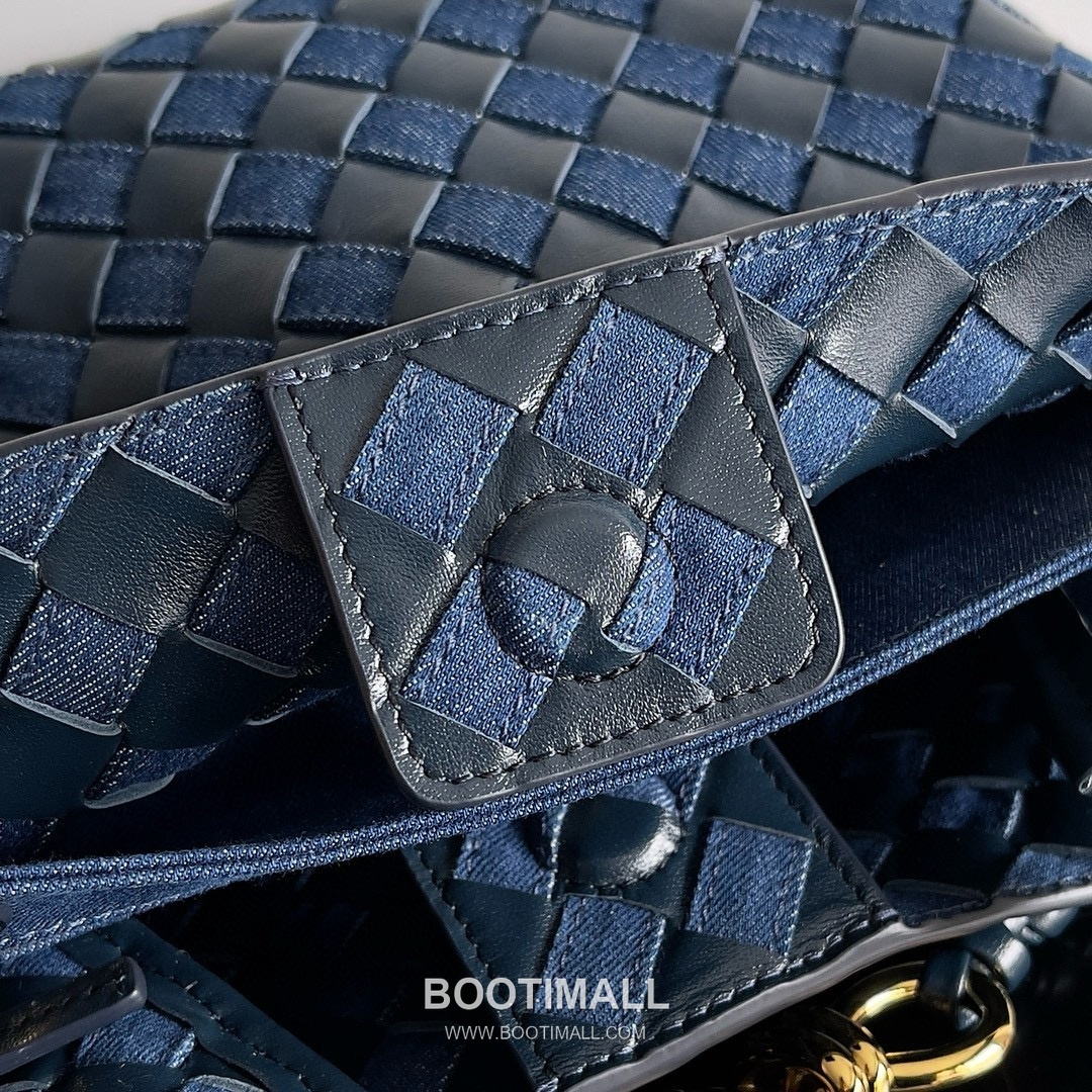 Bottega Veneta Andiamo Lambskin Leather Black Bow Hardware Top Handle Shoulder Bag 보테가베네타 안디아모 램스킨 레더 블랙 보우 하드웨어 탑핸들 숄더백 20191480 25cm 16