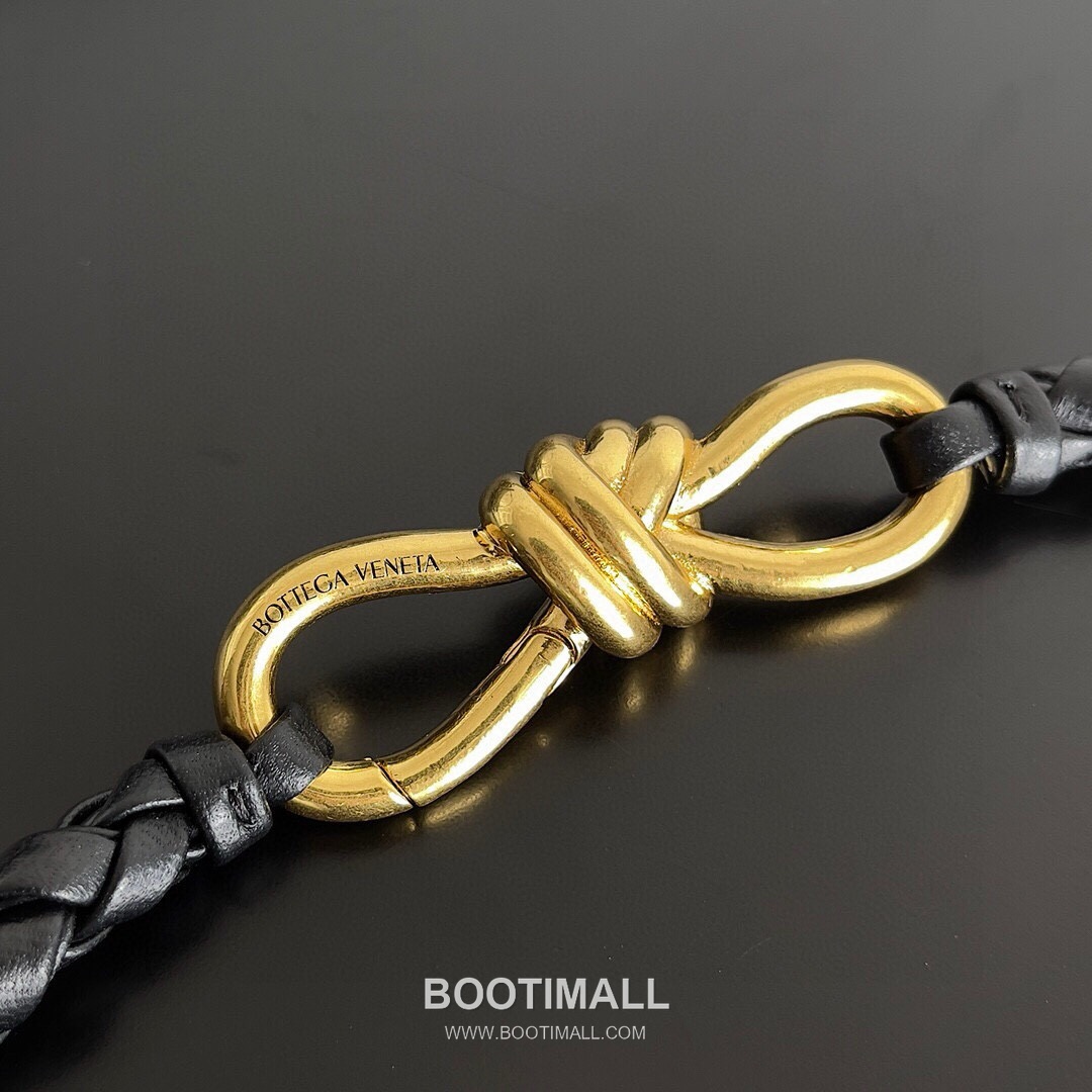 Bottega Veneta Andiamo Lambskin Leather Black Adjustable Strap Shoulder Bag 보테가베네타 안디아모 램스킨 레더 블랙 조절형 스트랩 숄더백 20192180 32cm 6