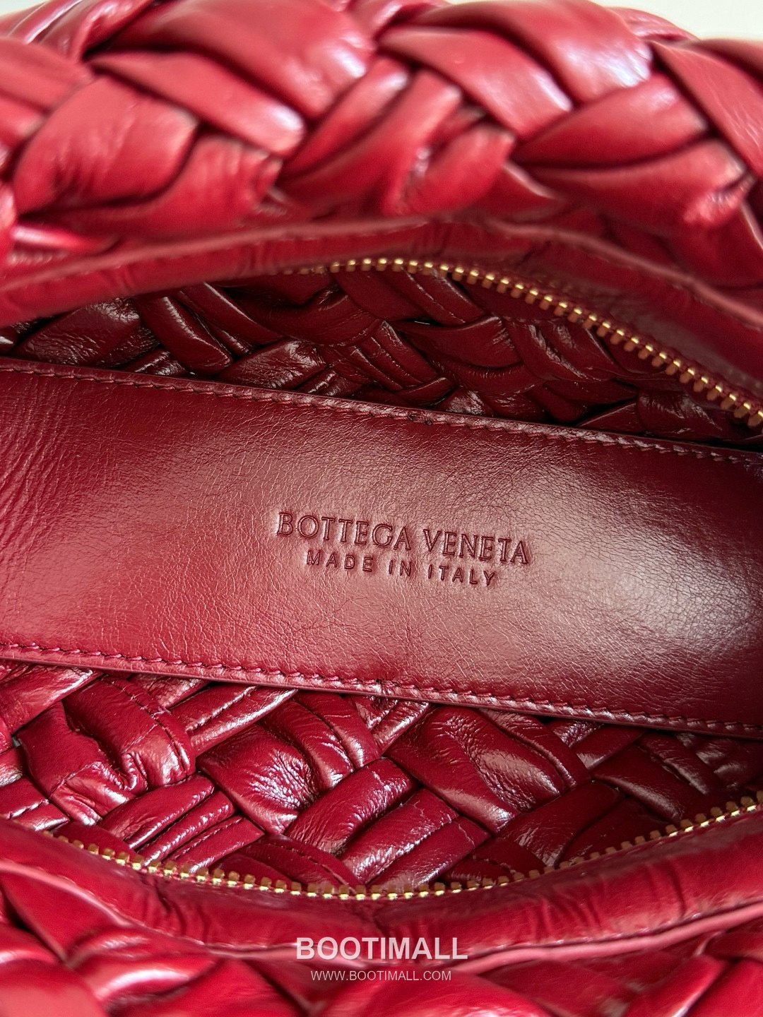 Bottega Veneta Kalimero Foulard Intrecciato Calfskin Leather Black Shoulder Bag 보테가베네타 칼리메로 풀라드 인트레치아토 카프스킨 레더 블랙 숄더백 20191880 25cm 8